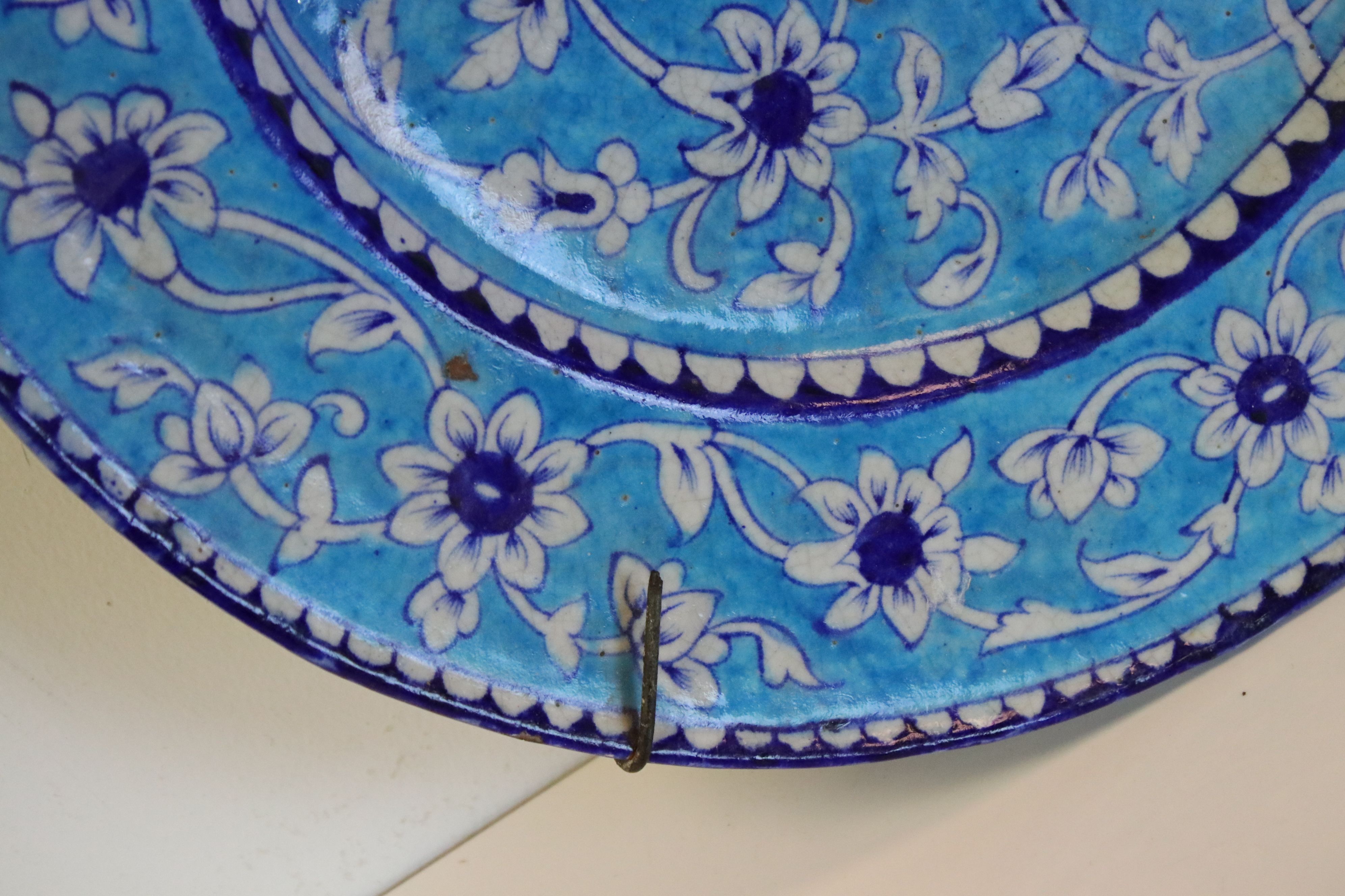 Large Iznic style ceramic Charger with Floral decoration on blue ground, 43cms diameter - Image 3 of 8