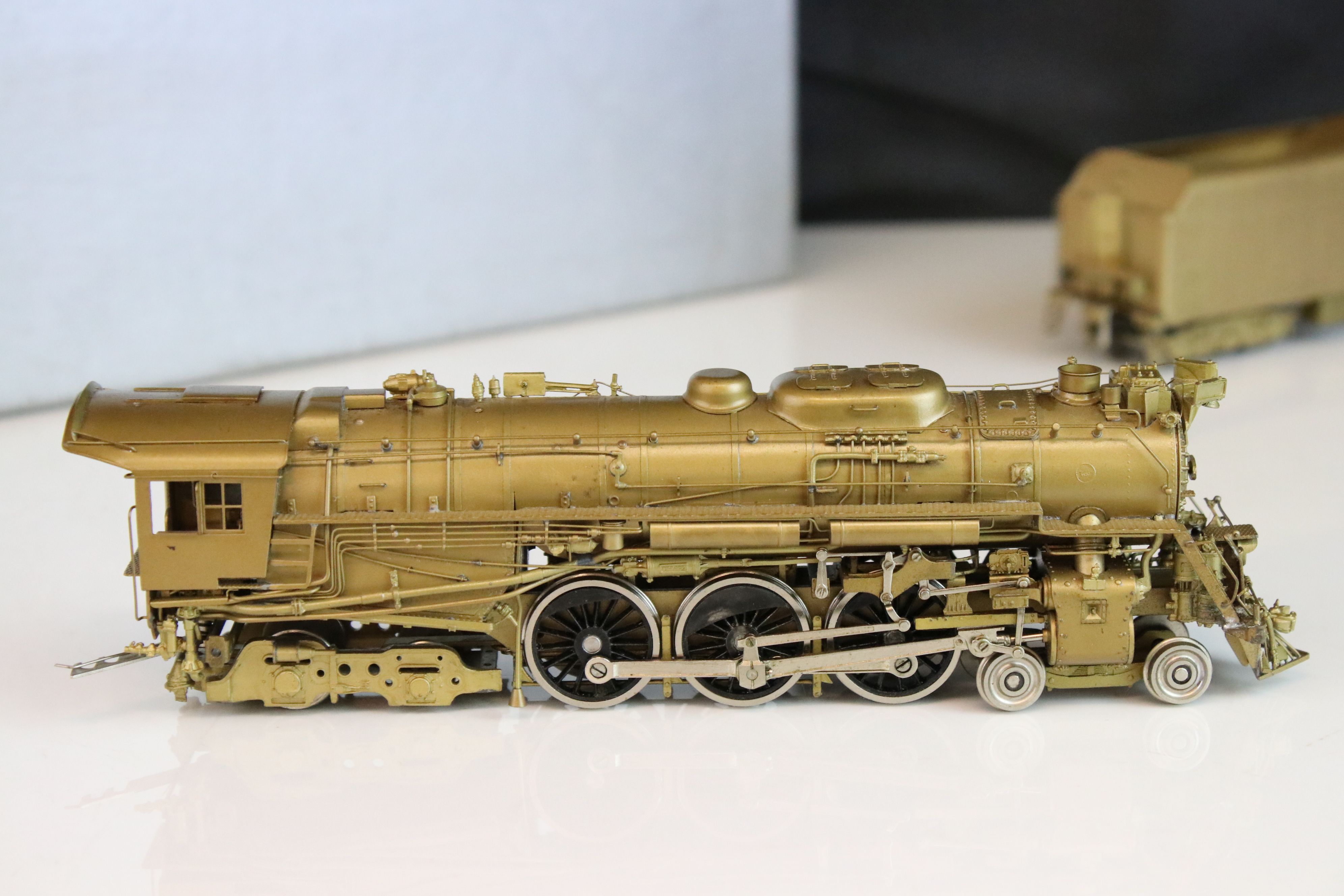 Boxed NJ Custom Brass (Korea) HO gauge Chesapeake & Ohio Railway Class L-2 'Baker' 4-6-4 brass - Image 2 of 12