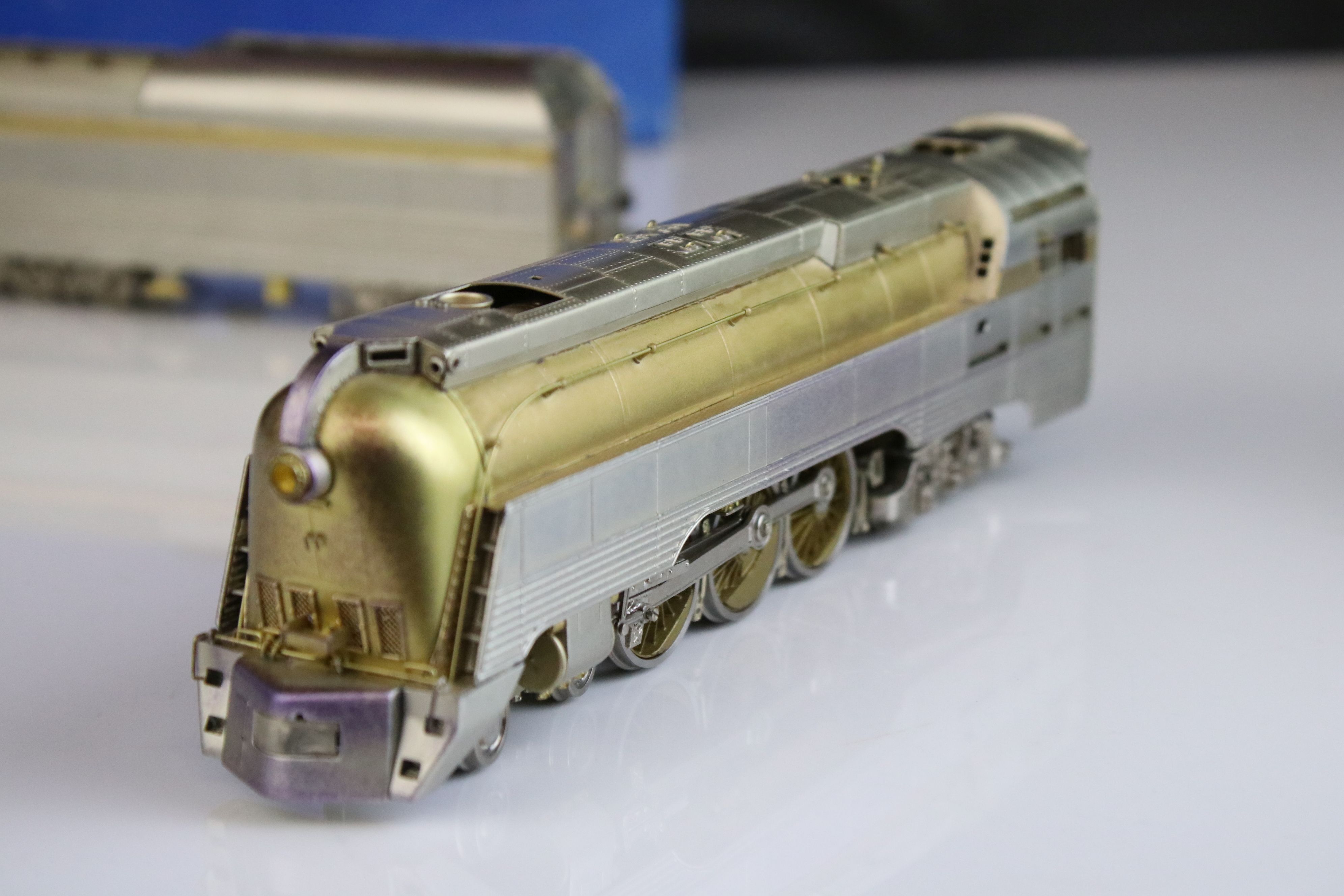 Boxed Daiyoung Models Co by Custom Brass NJ (Korea) HO gauge Chesapeake & Ohio L-1 4-6-4 Streamlined - Image 4 of 13