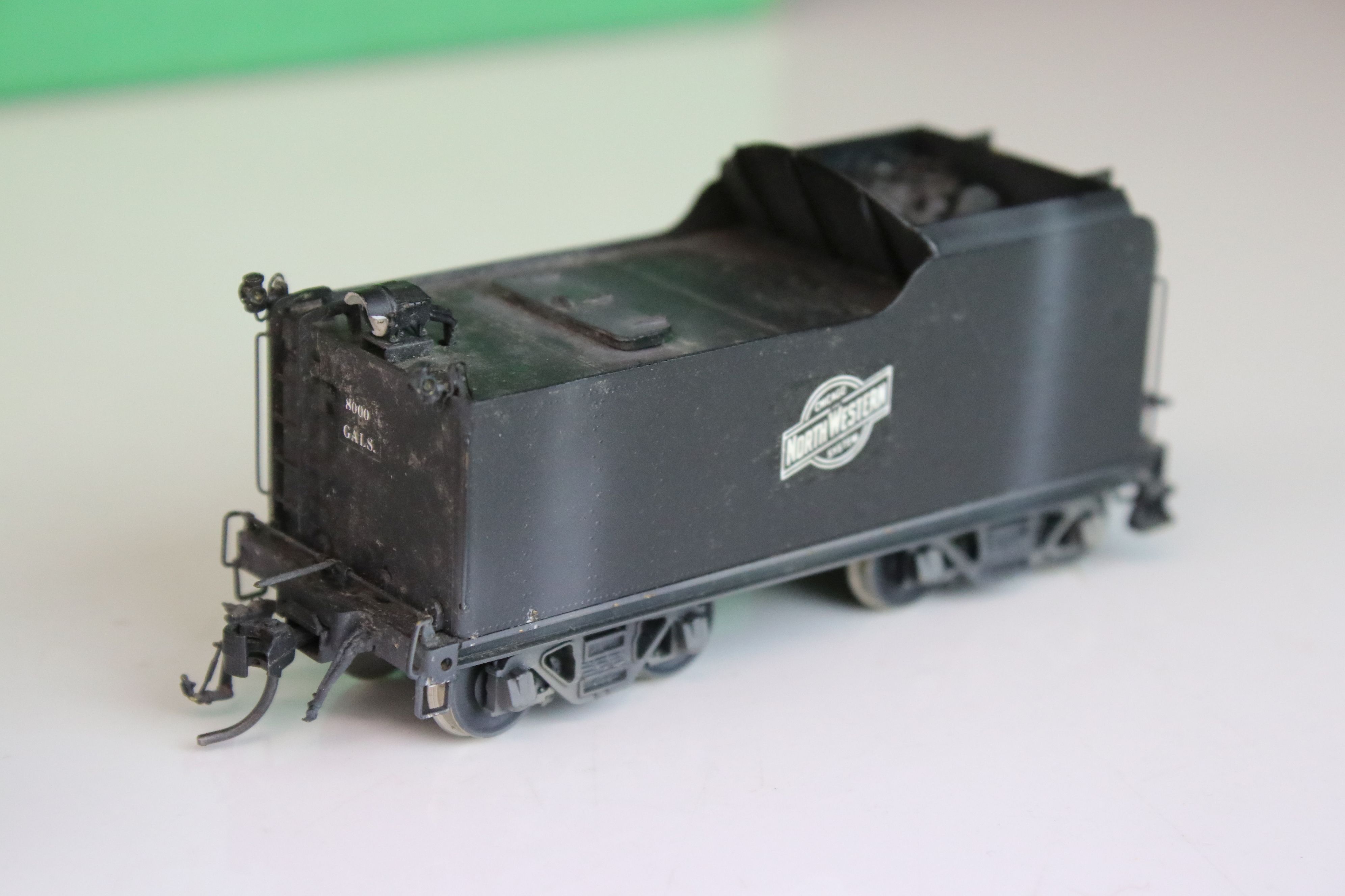 Boxed Overland Models Inc HO gauge C&NW 'D' 4-4-2 locomotive & tender with straight cylinders, - Image 7 of 13