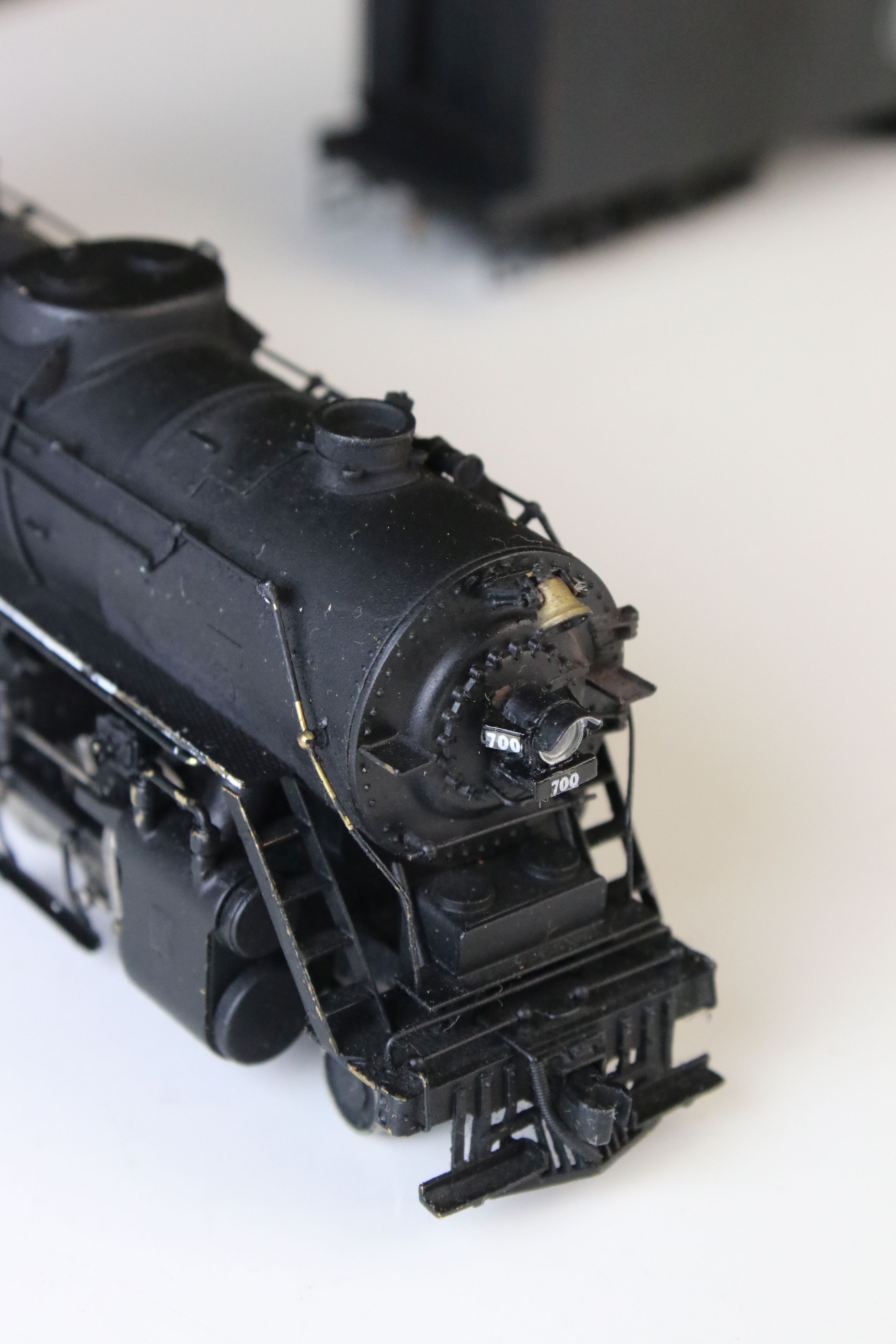 Boxed Nickel Plate Products HO gauge DM&IR 2-10-4 brass locomotive & tender (Japan), painted, - Image 3 of 12