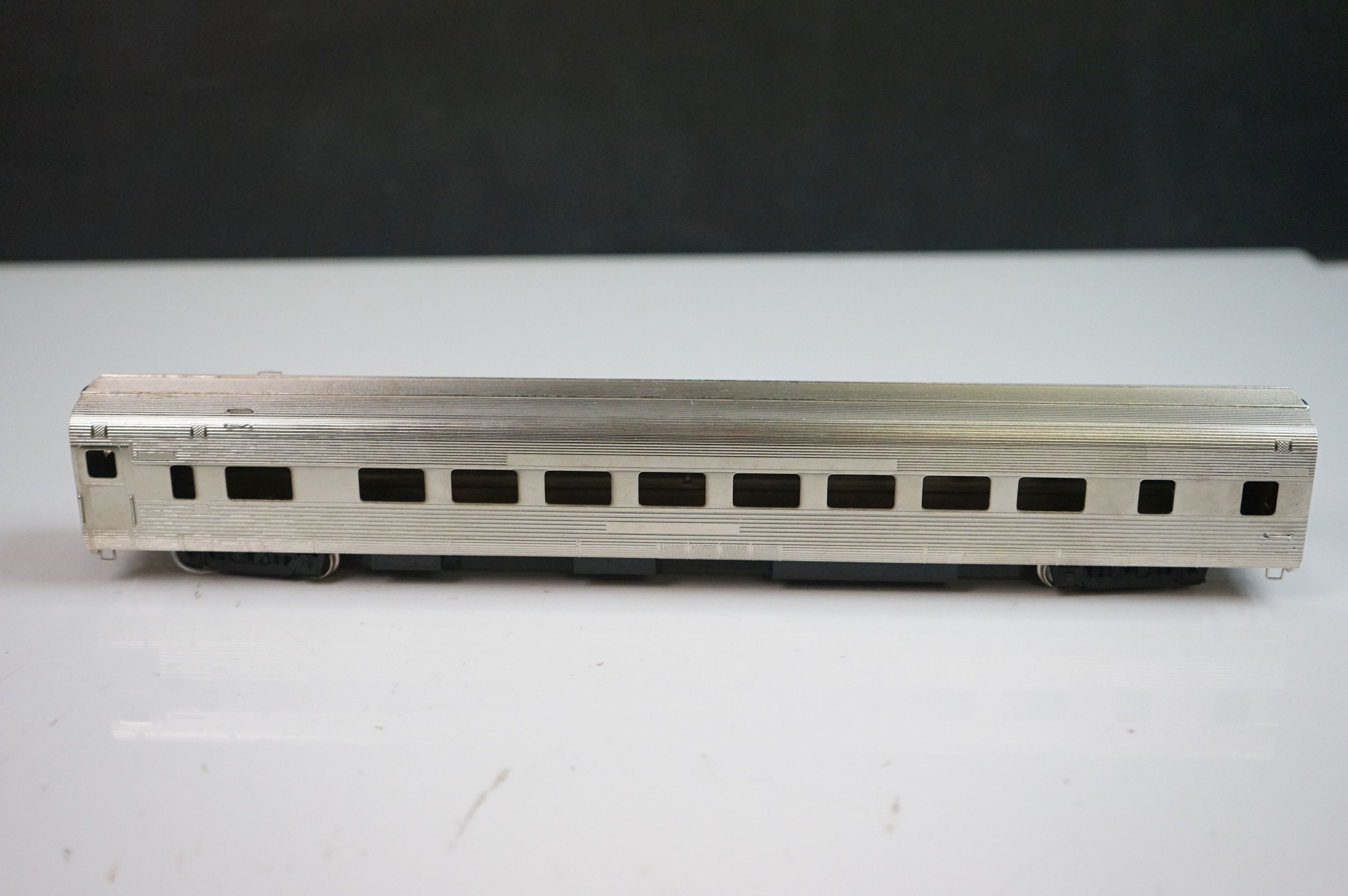 Boxed Nickel Plate HO gauge CZ Pullman Roomette brass rolling stock set made by KMT (Japan), both - Image 9 of 10