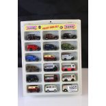 Classix 1:76 OO gauge plastic display case with 18 Classix diecast models