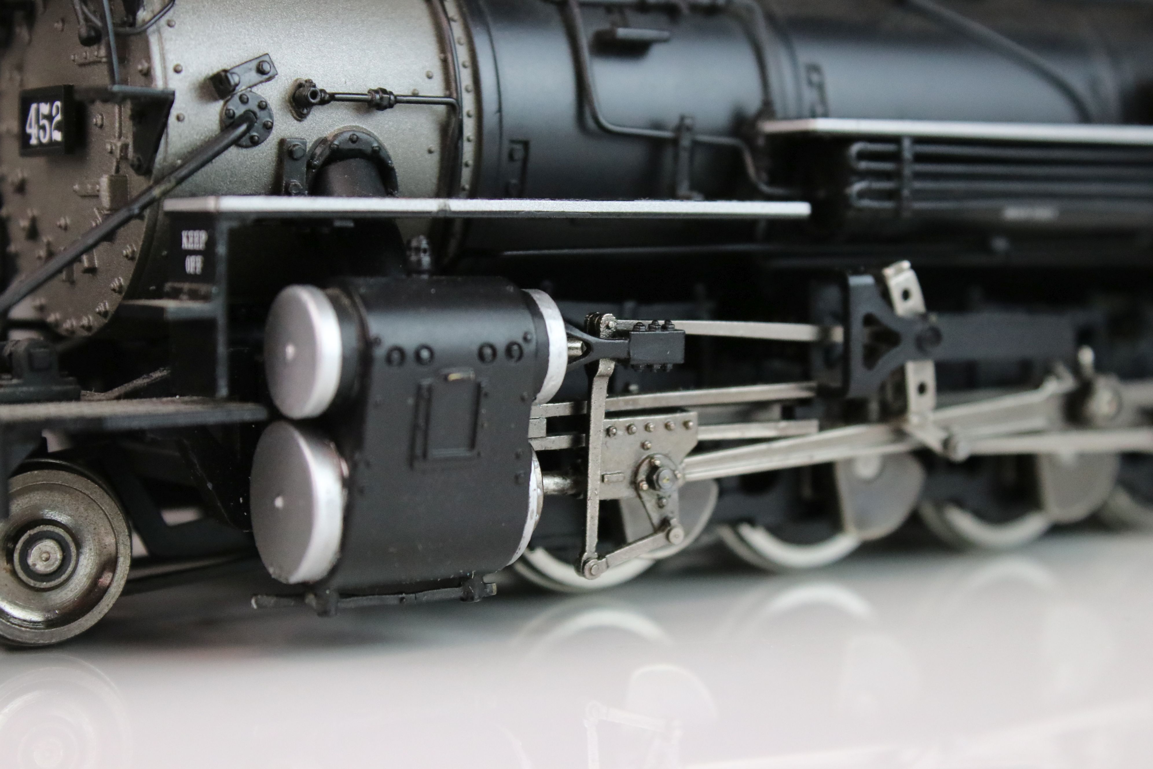 Boxed Mountain Model Imports (Korea) ON3Scale K-27 2-8-2 Factory Painted Road #452 D & RGW - Image 21 of 28