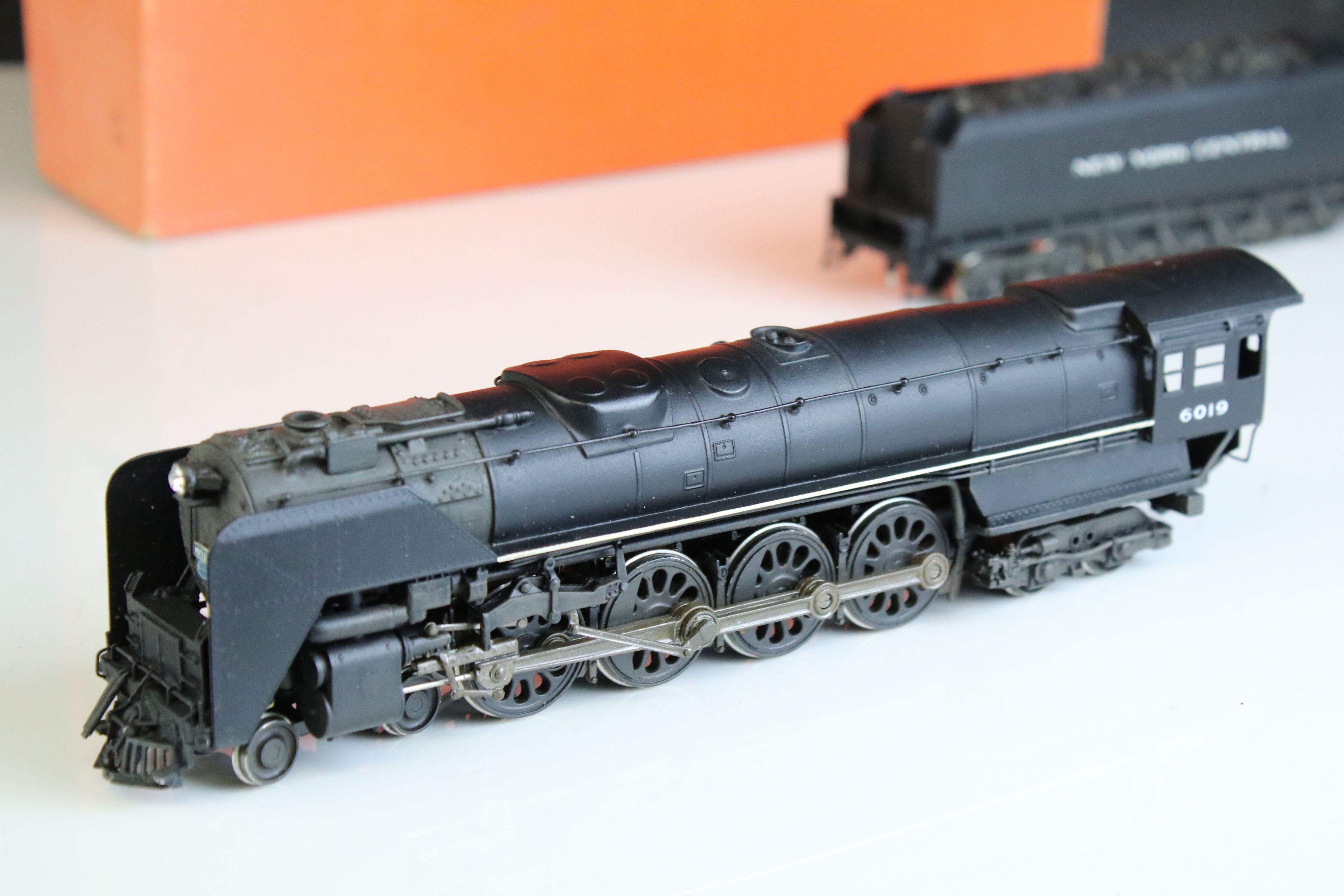 Boxed Nickel Plate Products HO gauge New York Central Niagara 4-8-4 brass locomotive & tender (KMT - Image 2 of 11