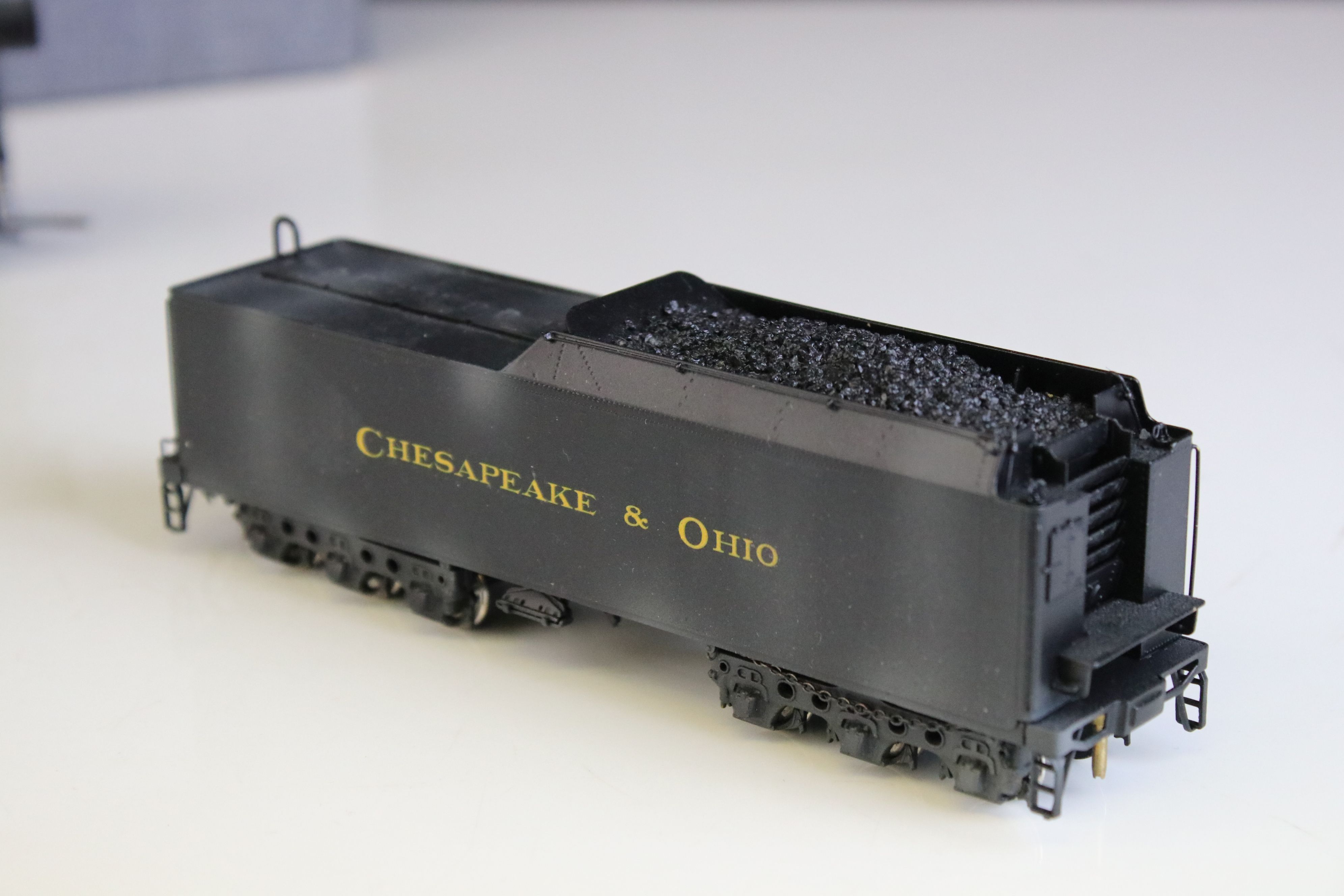 Boxed United Scale Models HO gauge Chesapeake & Ohio 2-8-2 K3a locomotive with tender exclusive - Image 7 of 13