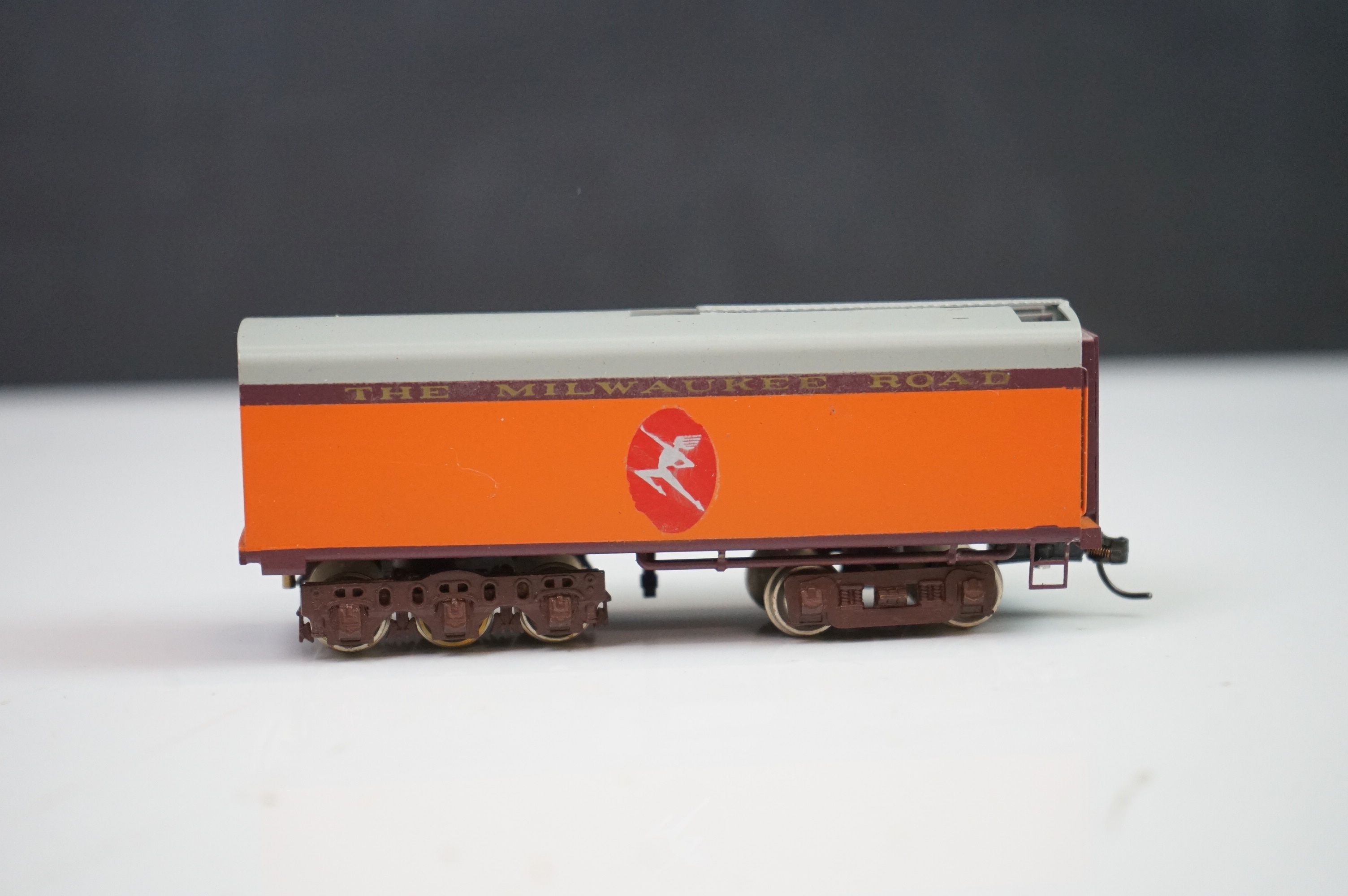 Boxed Nickel Plate Products HO gauge Milwaukee Road Class A 4-4-2 Hiawatha Atlantic brass locomotive - Image 6 of 10