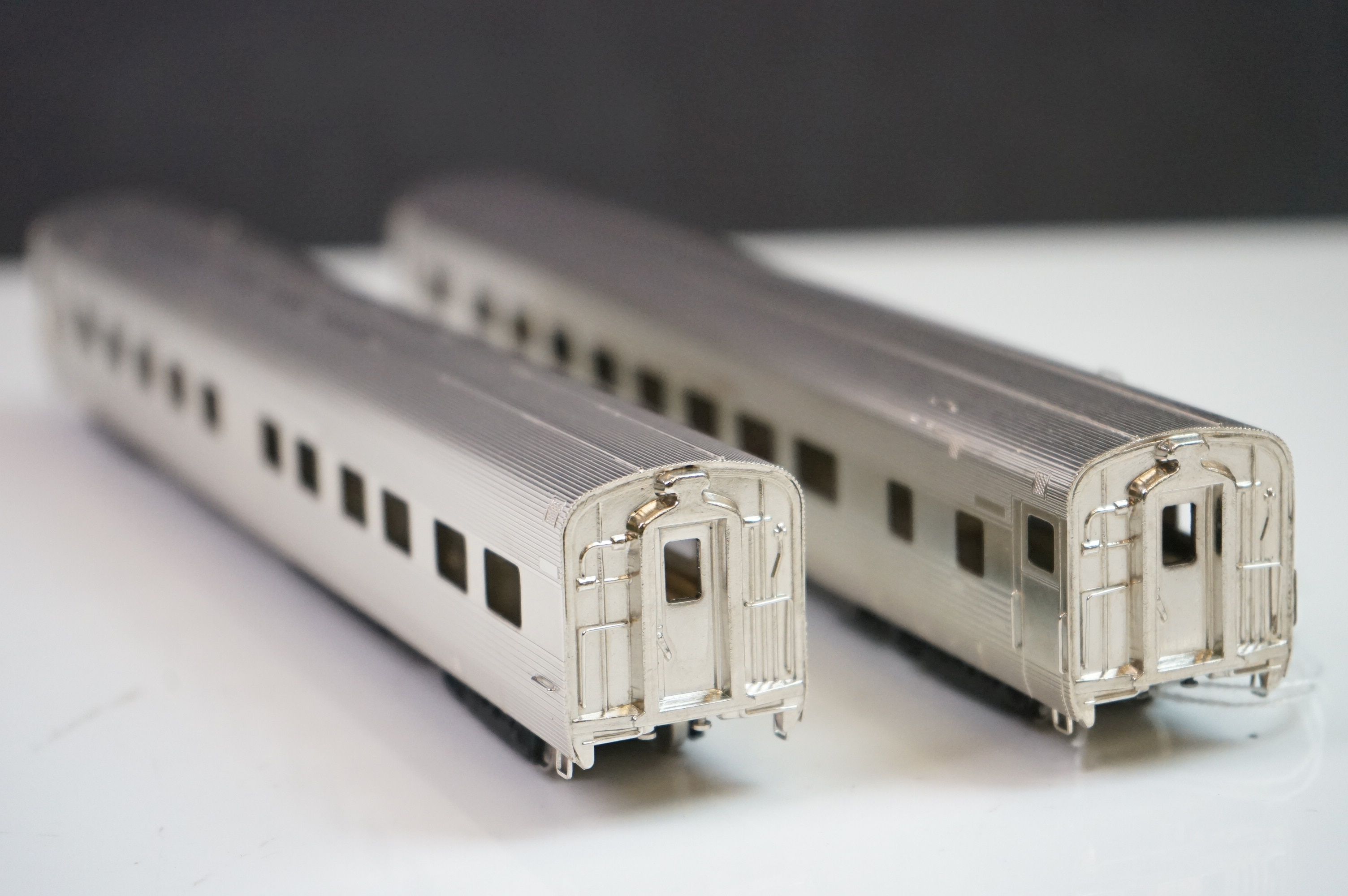 Boxed Nickel Plate HO gauge CZ Pullman Roomette brass rolling stock set made by KMT (Japan), both - Image 2 of 10