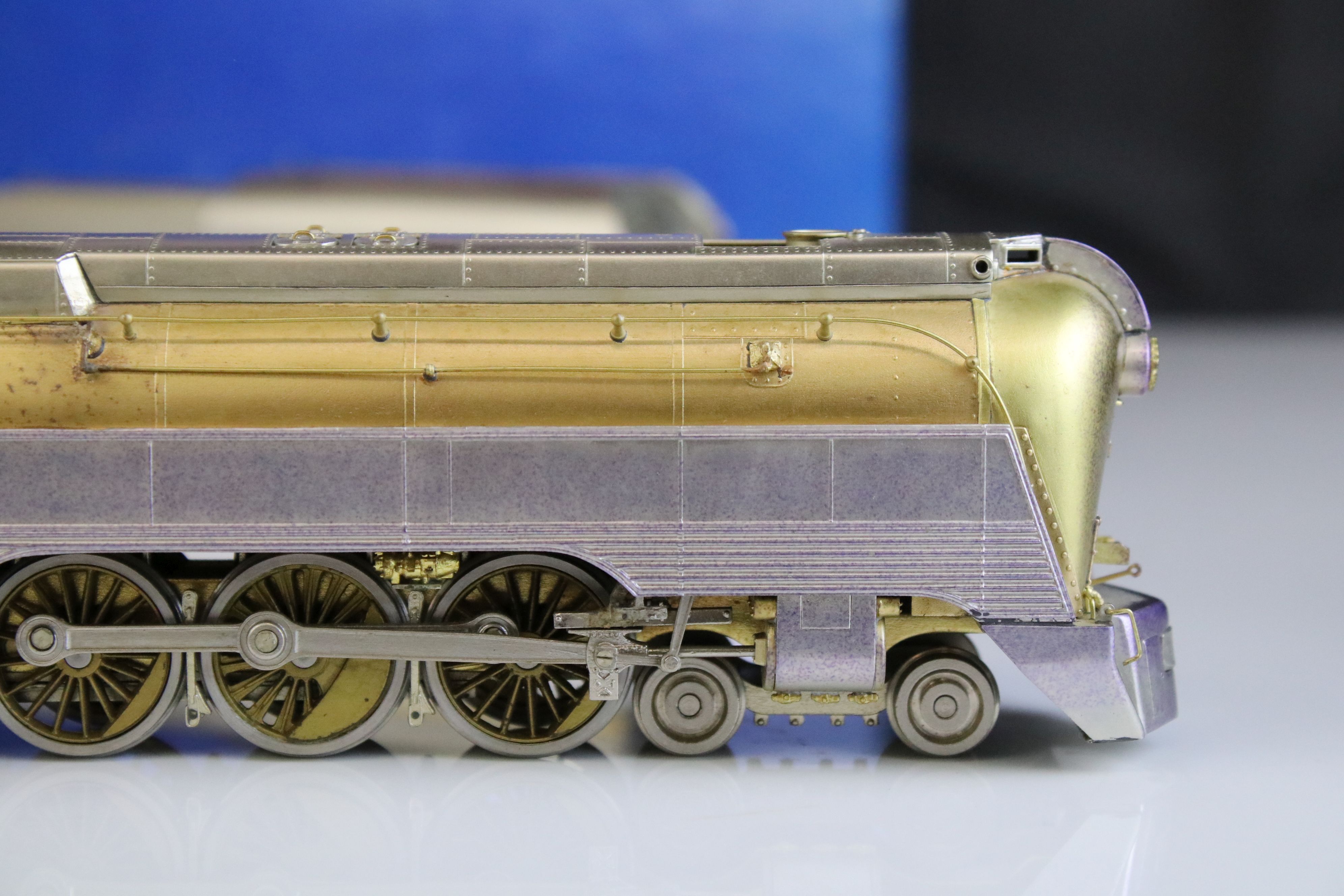 Boxed Daiyoung Models Co by Custom Brass NJ (Korea) HO gauge Chesapeake & Ohio L-1 4-6-4 Streamlined - Image 2 of 13