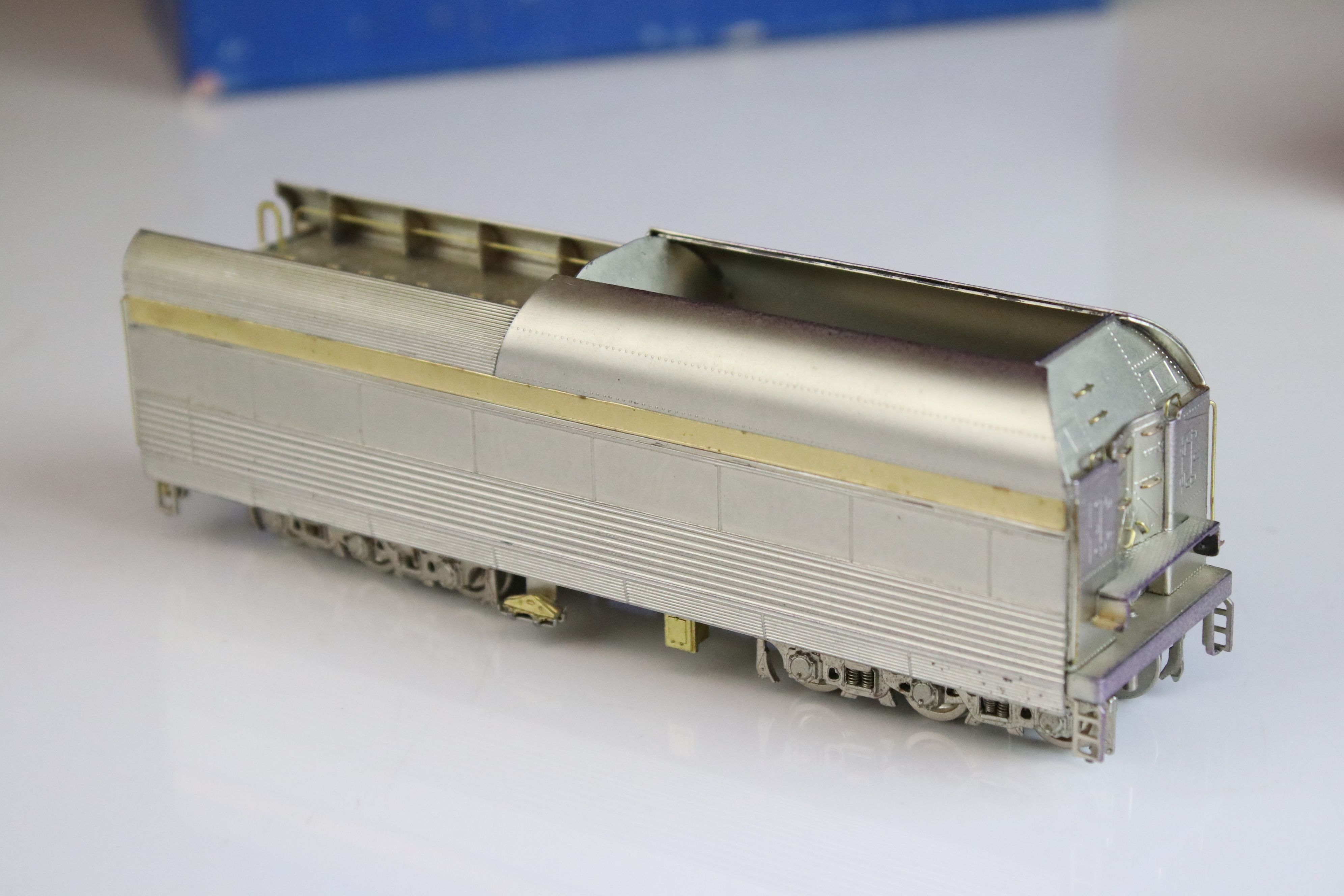 Boxed Daiyoung Models Co by Custom Brass NJ (Korea) HO gauge Chesapeake & Ohio L-1 4-6-4 Streamlined - Image 7 of 13