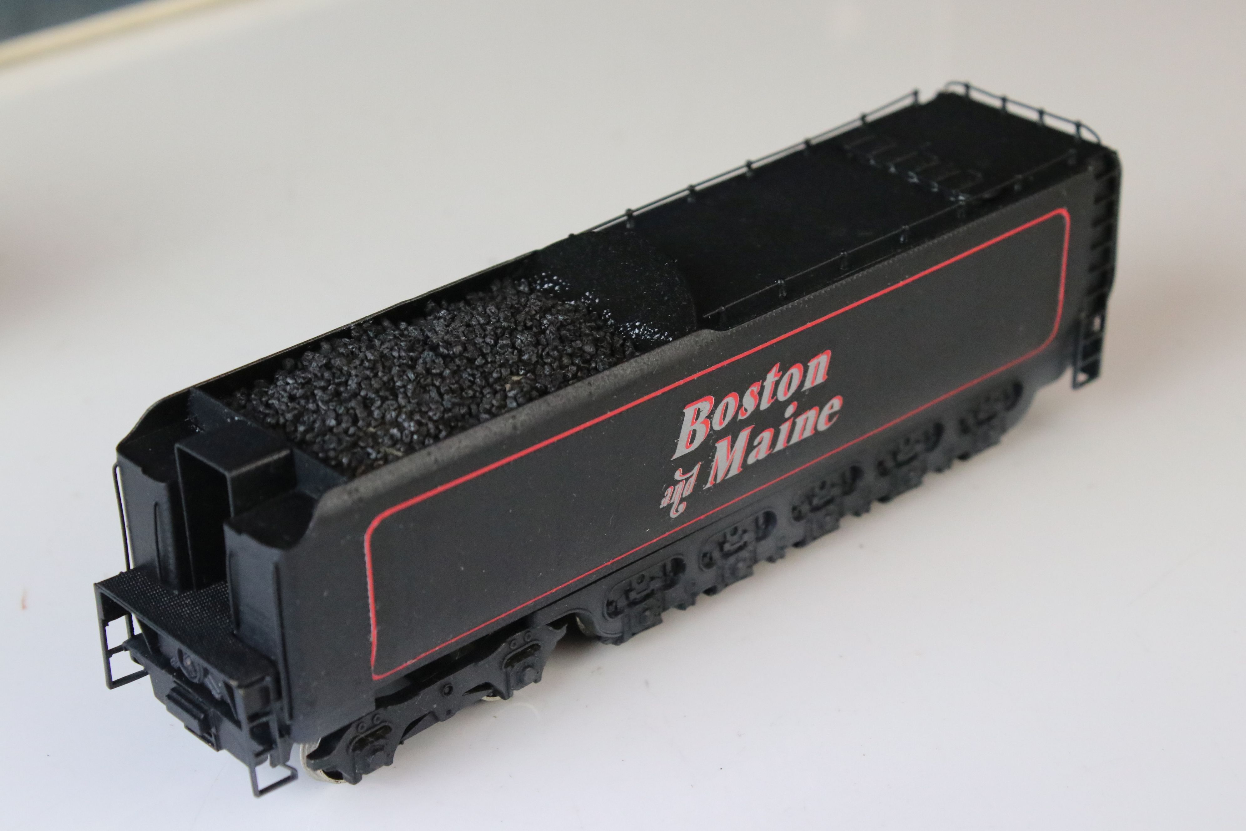 Boxed Olympia HO gauge Boston & Maine Class R1-d 4-8-2 4113 locomotive & tender, painted, - Image 11 of 14