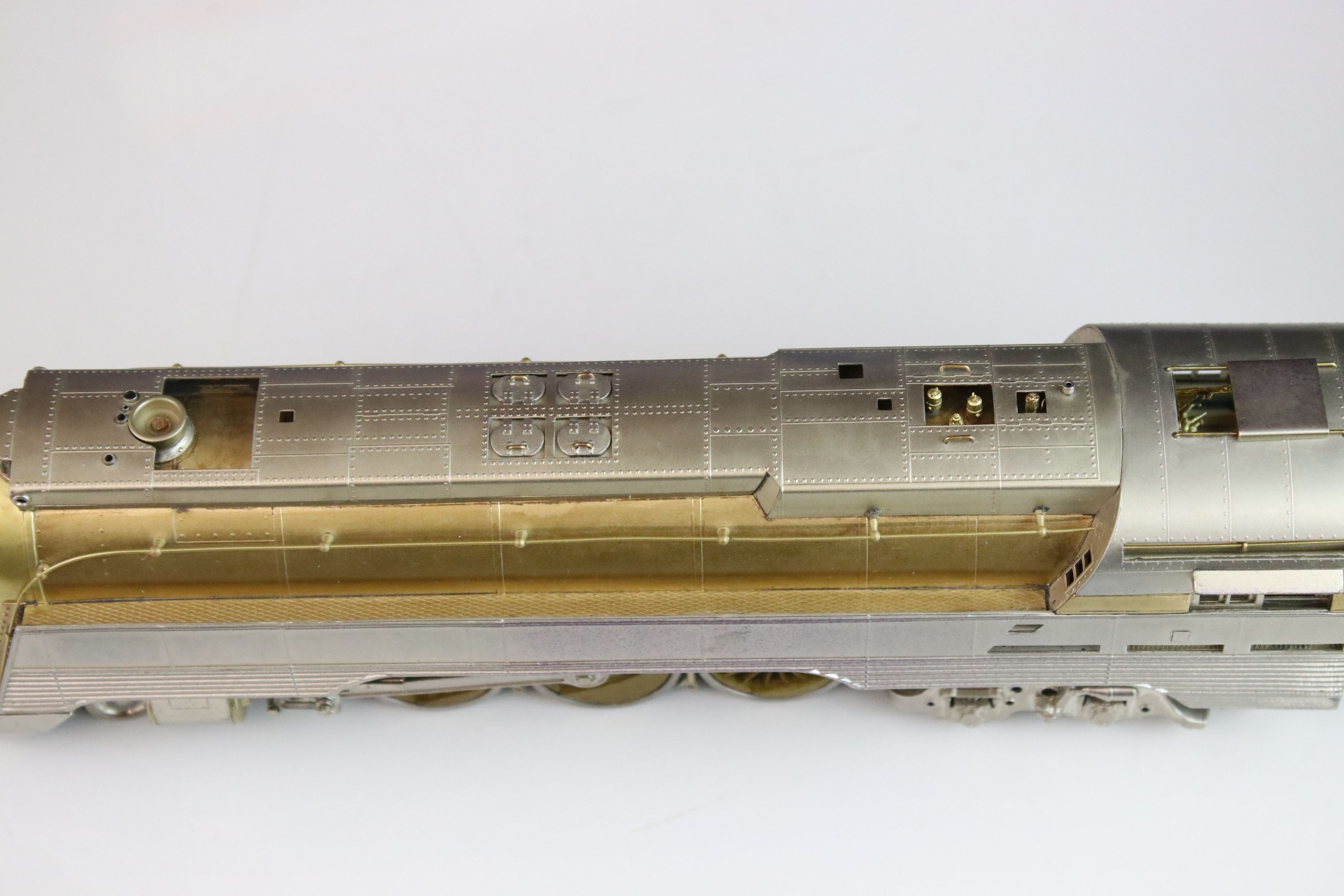 Boxed Daiyoung Models Co by Custom Brass NJ (Korea) HO gauge Chesapeake & Ohio L-1 4-6-4 Streamlined - Image 6 of 13