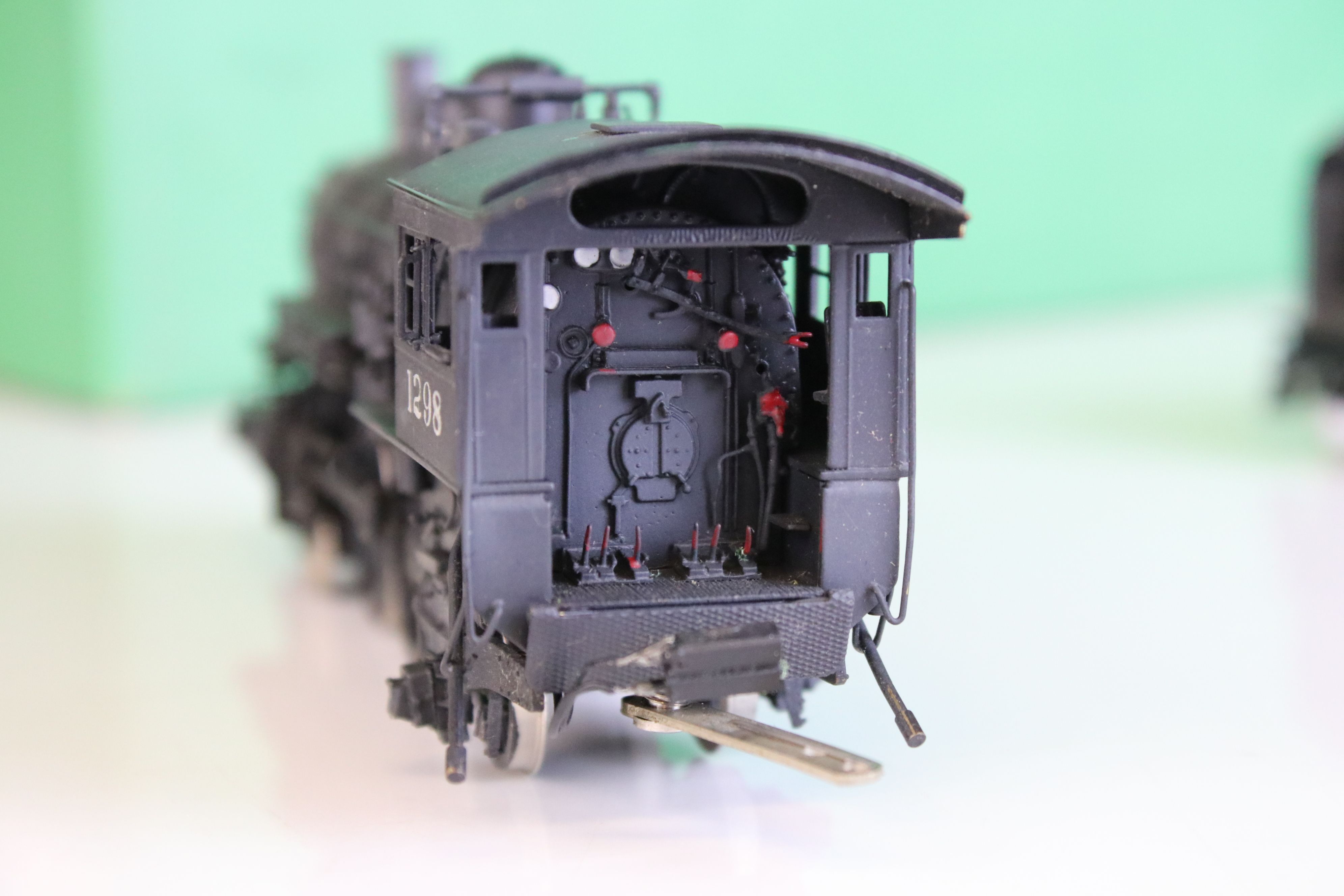 Boxed Overland Models Inc HO gauge C&NW 'D' 4-4-2 locomotive & tender with straight cylinders, - Image 4 of 13