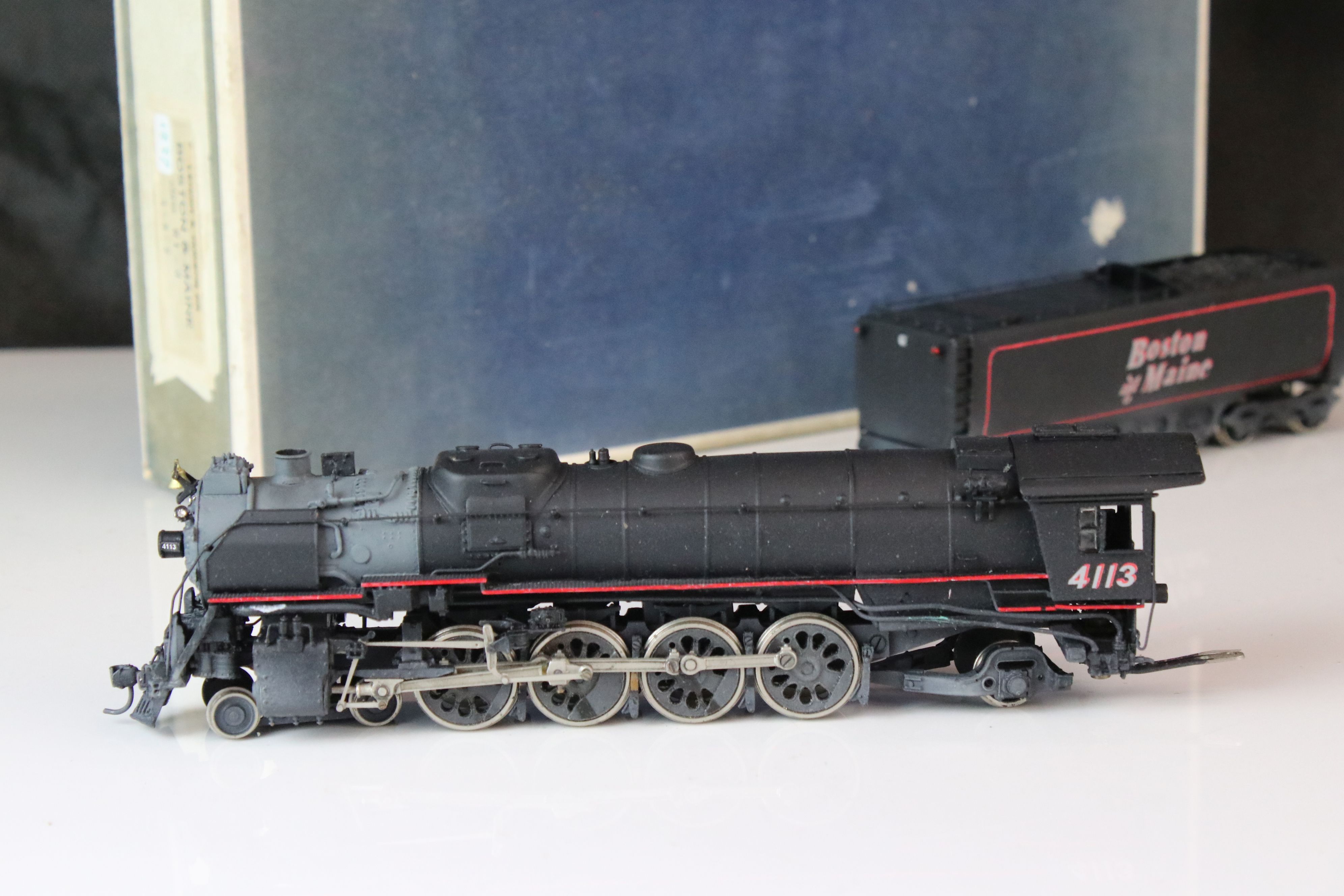 Boxed Olympia HO gauge Boston & Maine Class R1-d 4-8-2 4113 locomotive & tender, painted, - Image 2 of 14