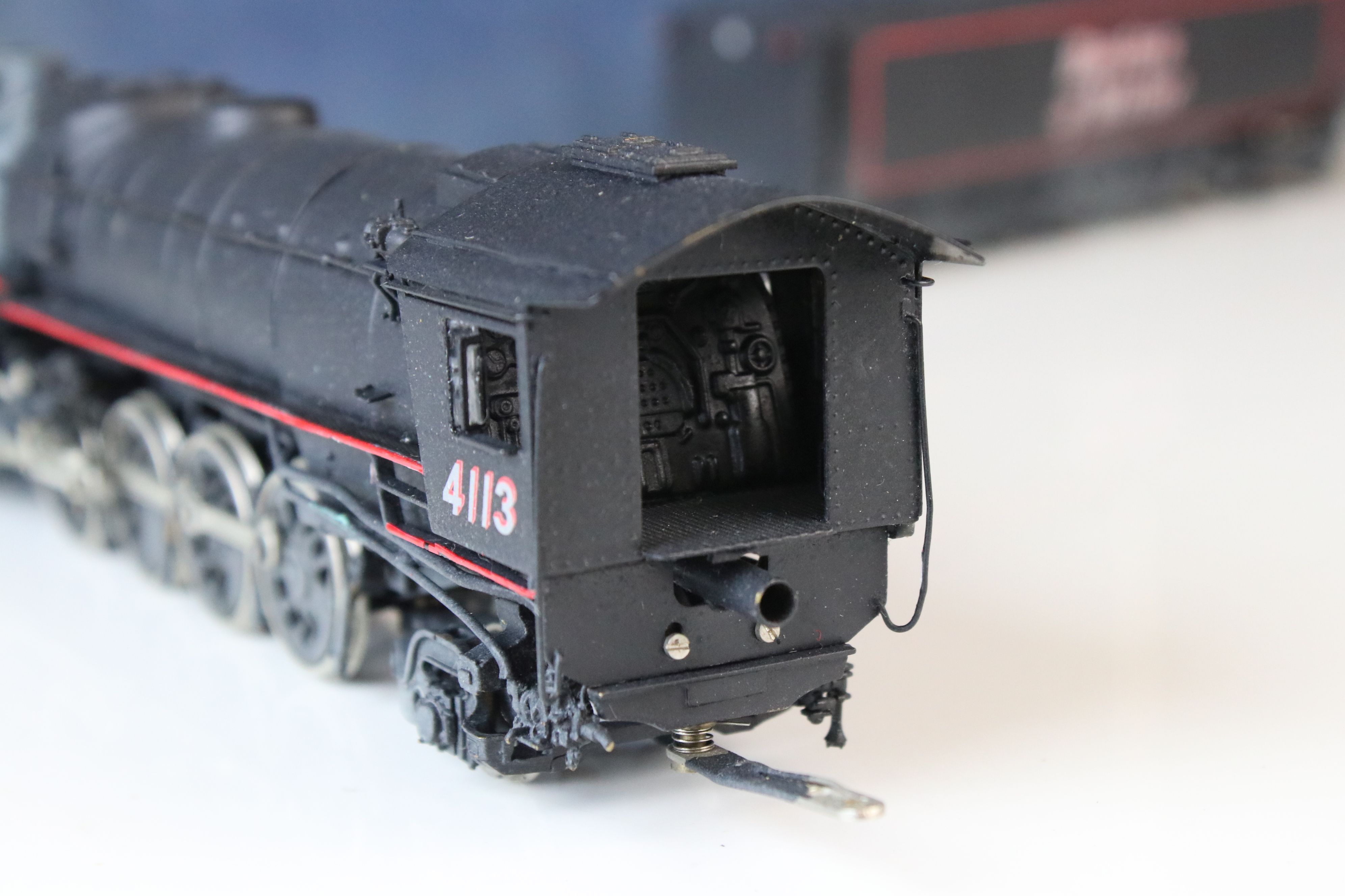 Boxed Olympia HO gauge Boston & Maine Class R1-d 4-8-2 4113 locomotive & tender, painted, - Image 6 of 14