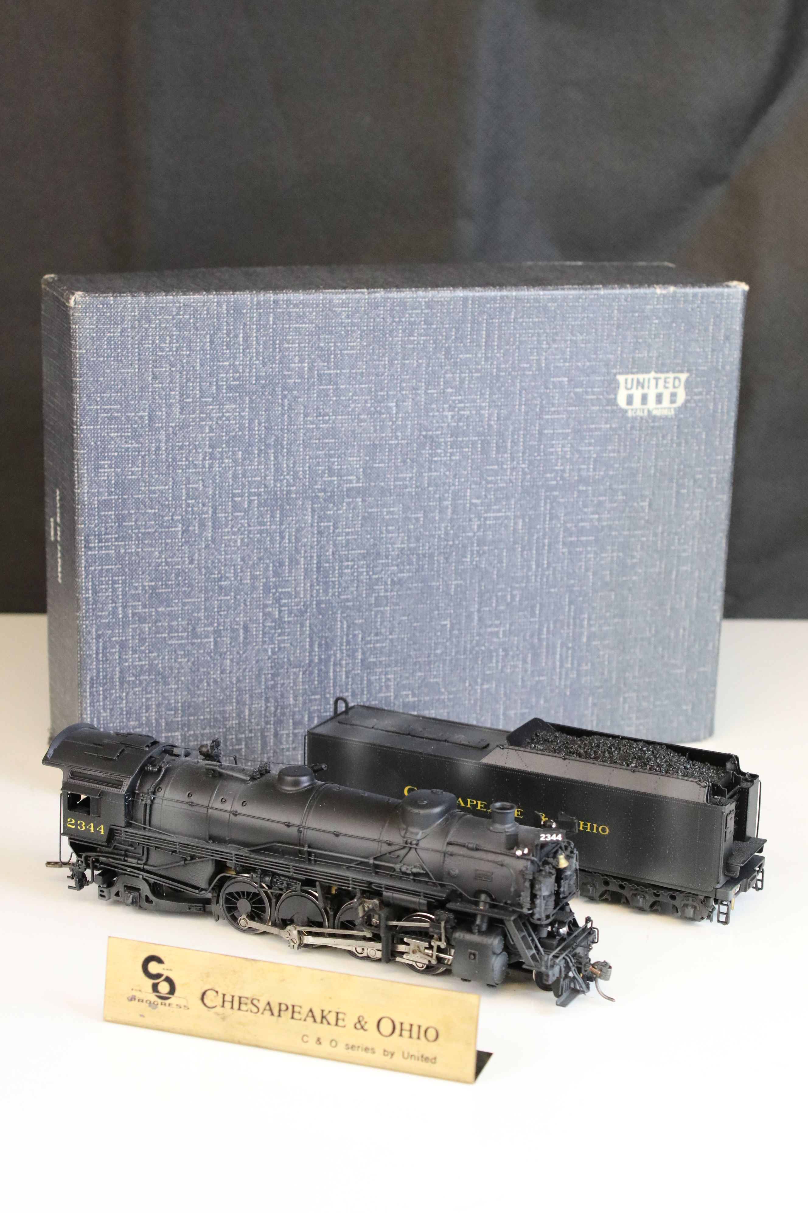 Boxed United Scale Models HO gauge Chesapeake & Ohio 2-8-2 K3a locomotive with tender exclusive