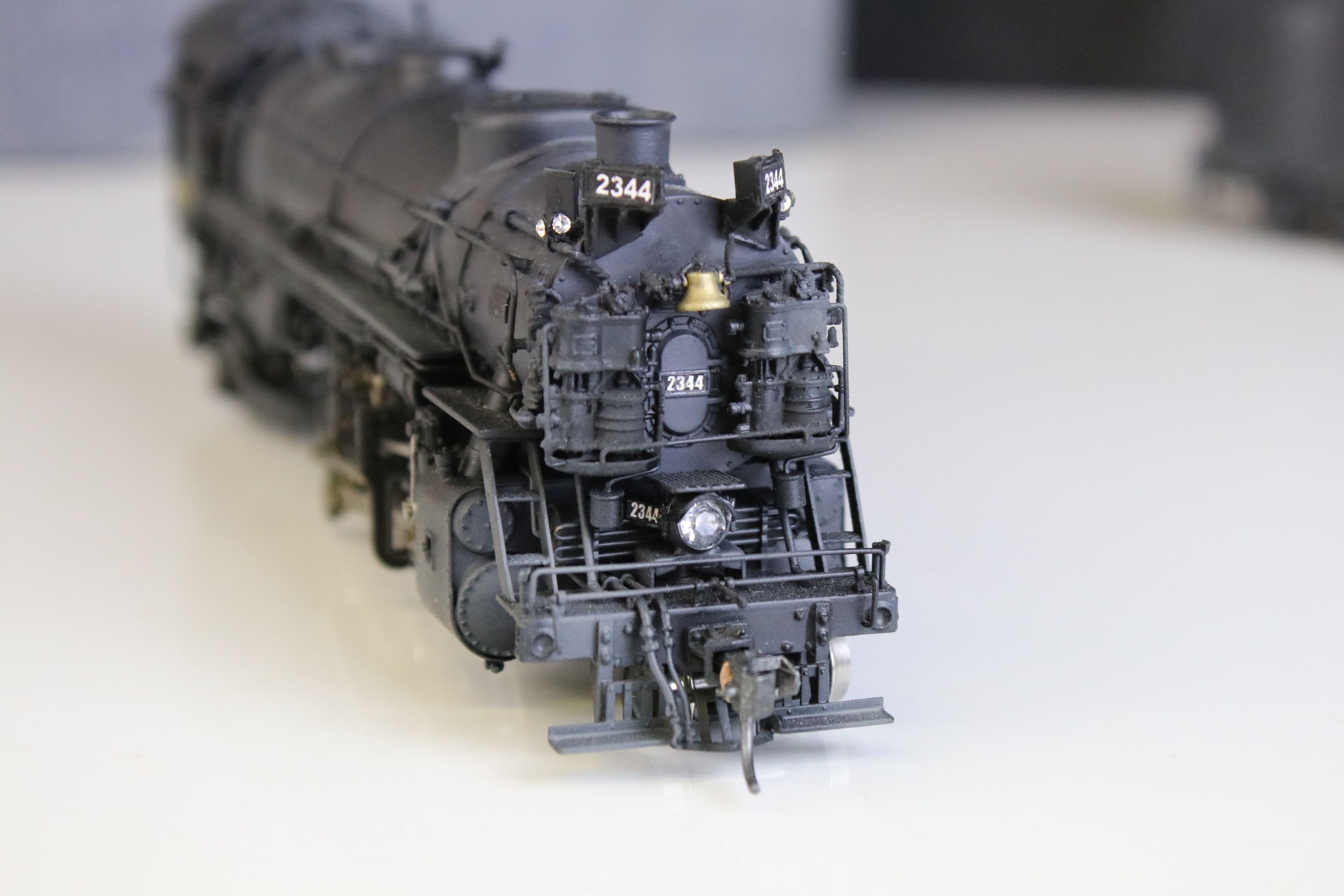 Boxed United Scale Models HO gauge Chesapeake & Ohio 2-8-2 K3a locomotive with tender exclusive - Image 2 of 13