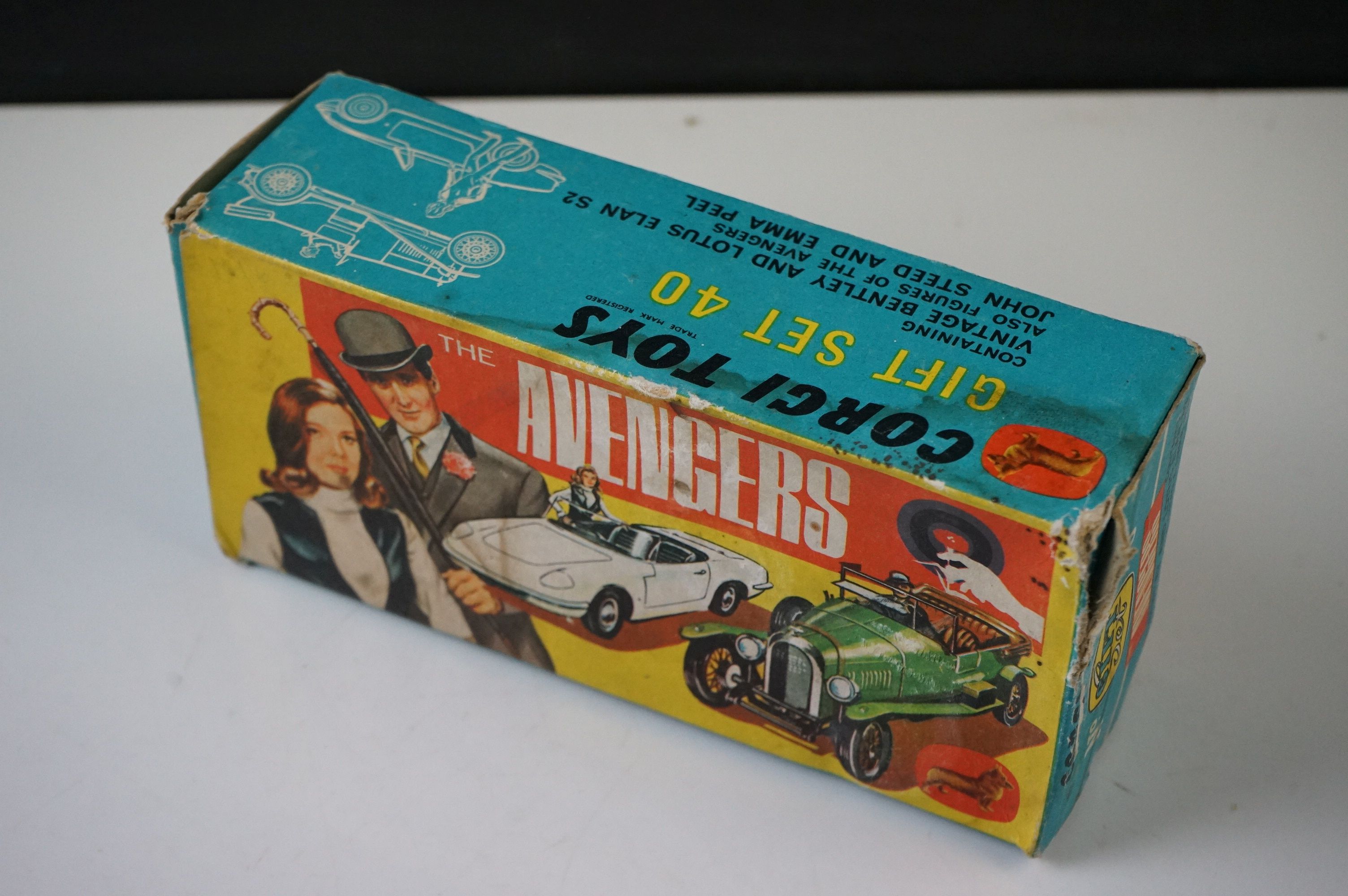 Boxed Corgi Gift Set 40 The Avengers Vintage Bentley and Lotus Elan S2, 2 x figures and 1 x - Image 4 of 5