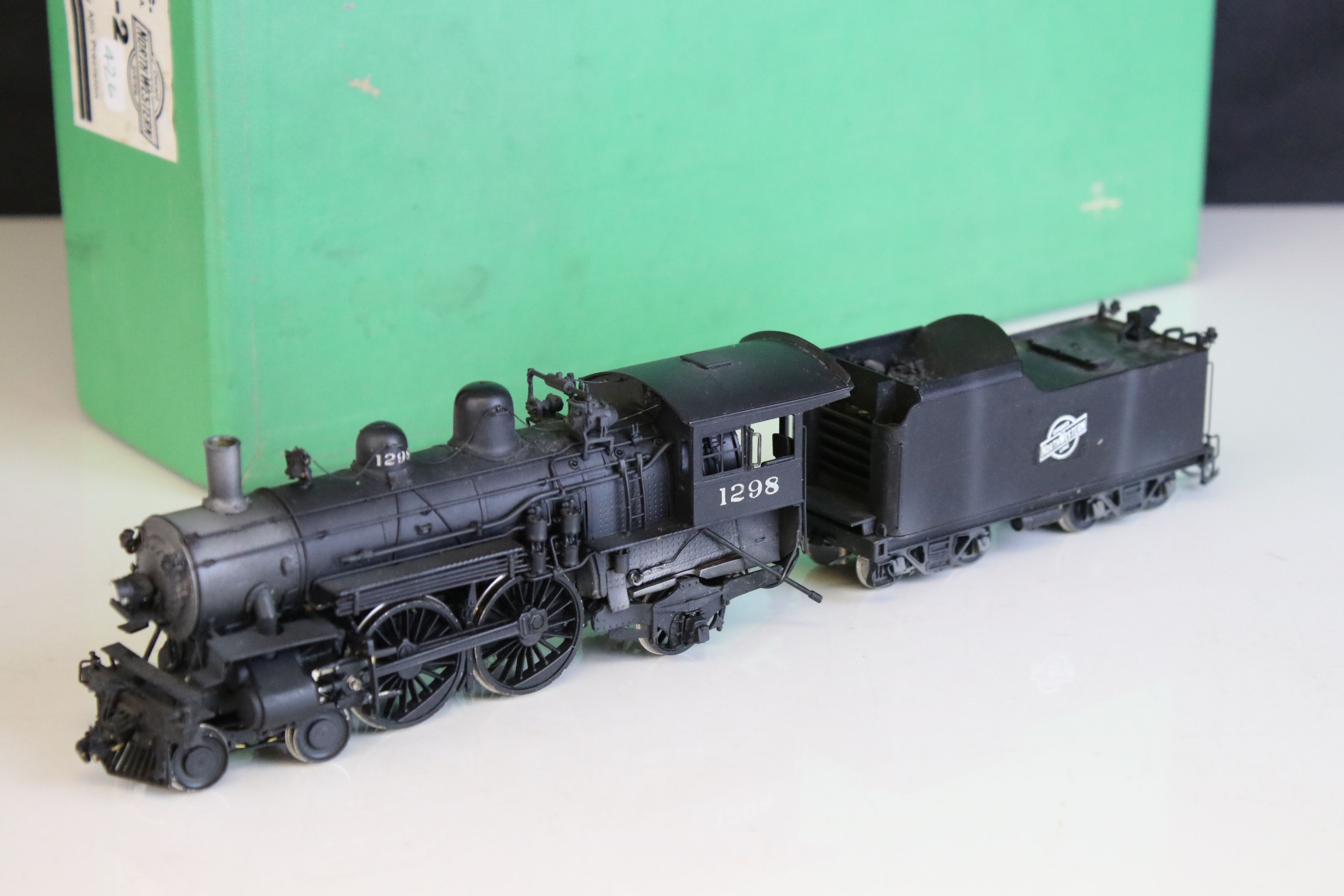 Boxed Overland Models Inc HO gauge C&NW 'D' 4-4-2 locomotive & tender with straight cylinders,