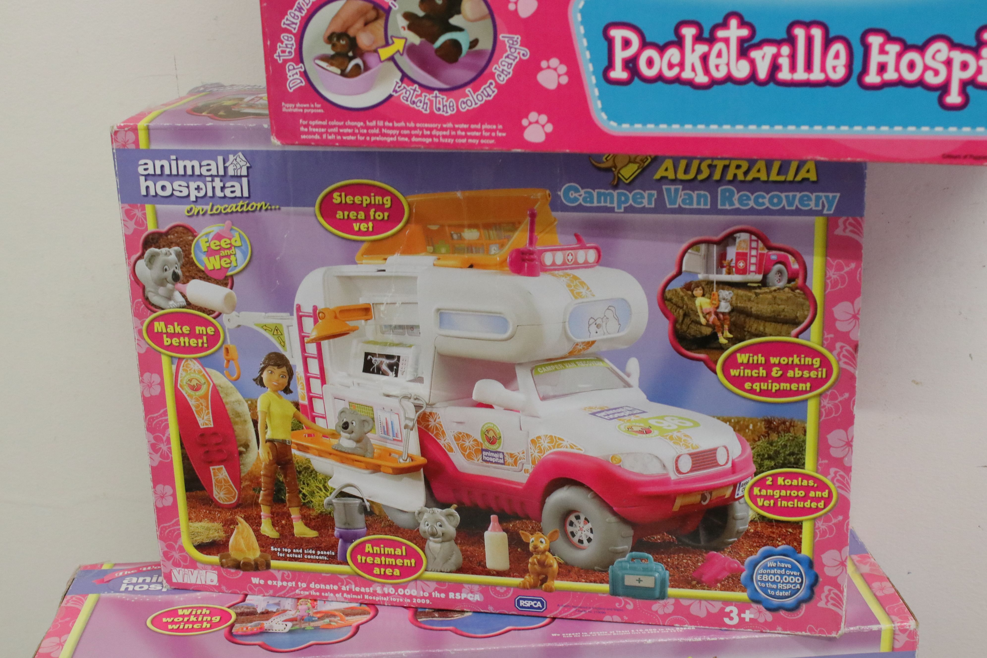 Six boxed toy / figure sets to include 2 x Australia Animal Hospital sets, 2 Puppy in my Pocket, - Image 7 of 8