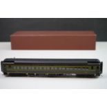 Boxed W & R Enterprises HO gauge Northern Pacific Coach #1255 1946 NCL, brass, painted, made in