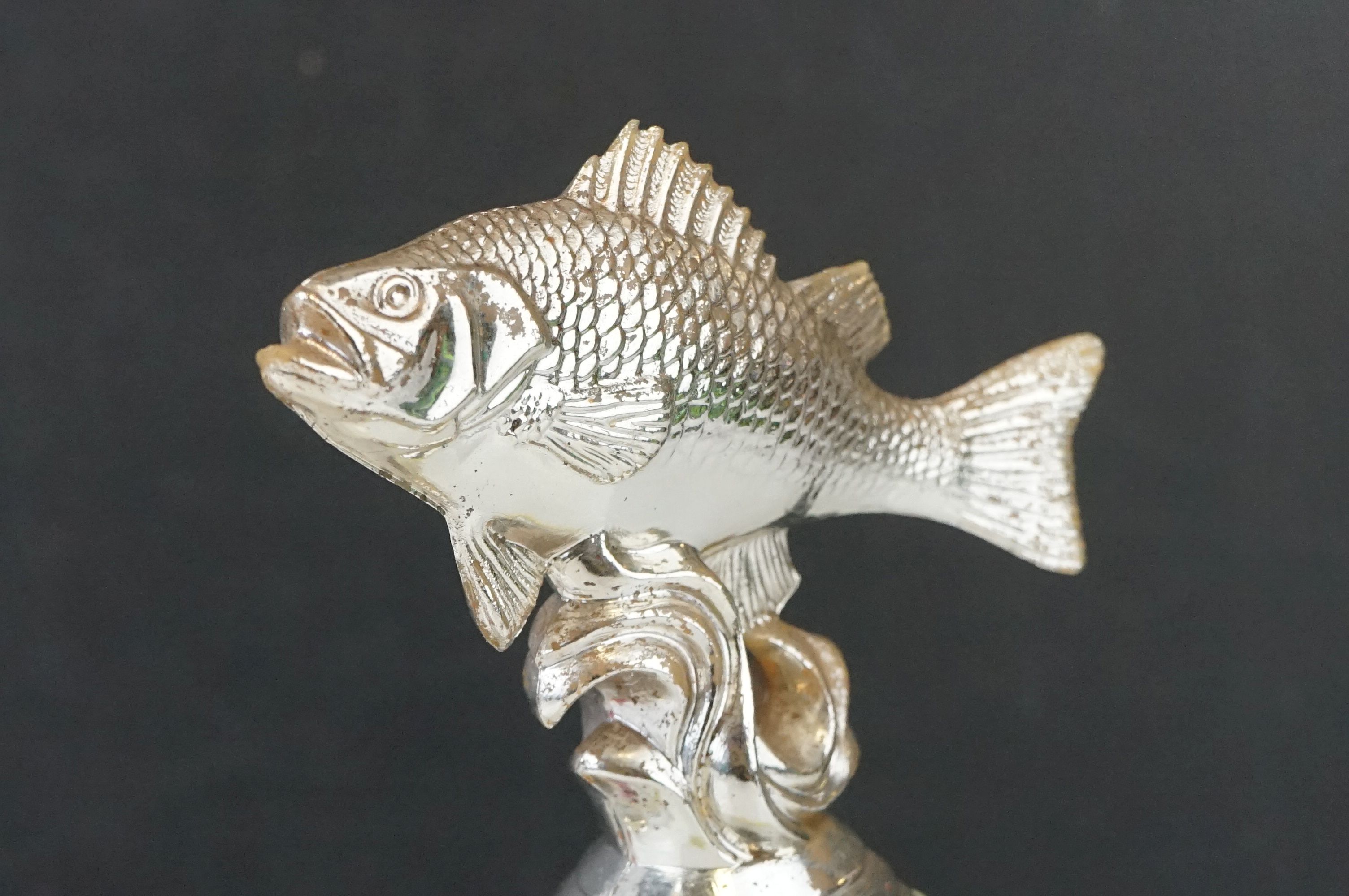 Two fishing trophies on marble bases - Bild 7 aus 7