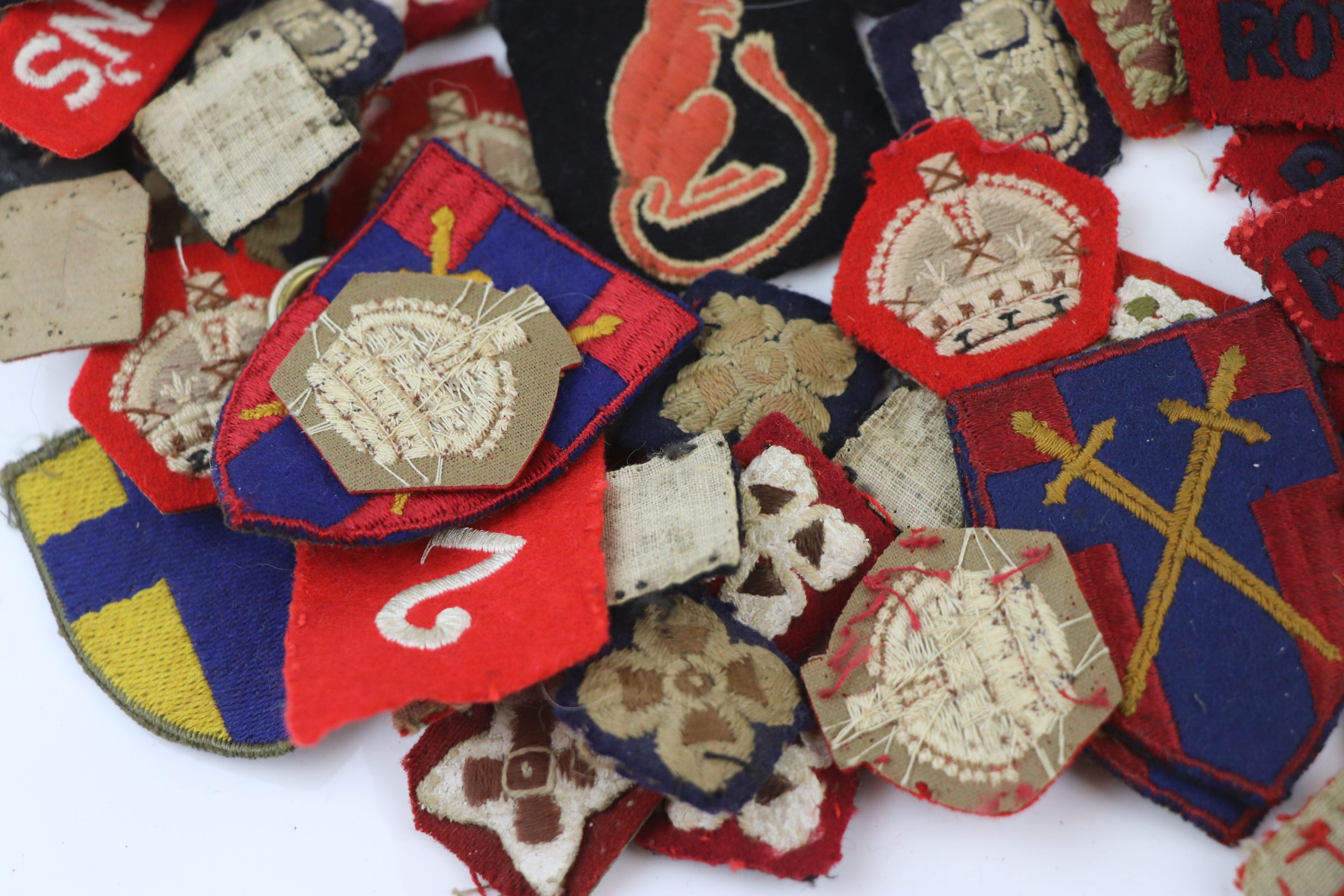 A Large Collection Of Mainly World War Two Era British Military Cloth Badges To Include Regimental - Image 8 of 10