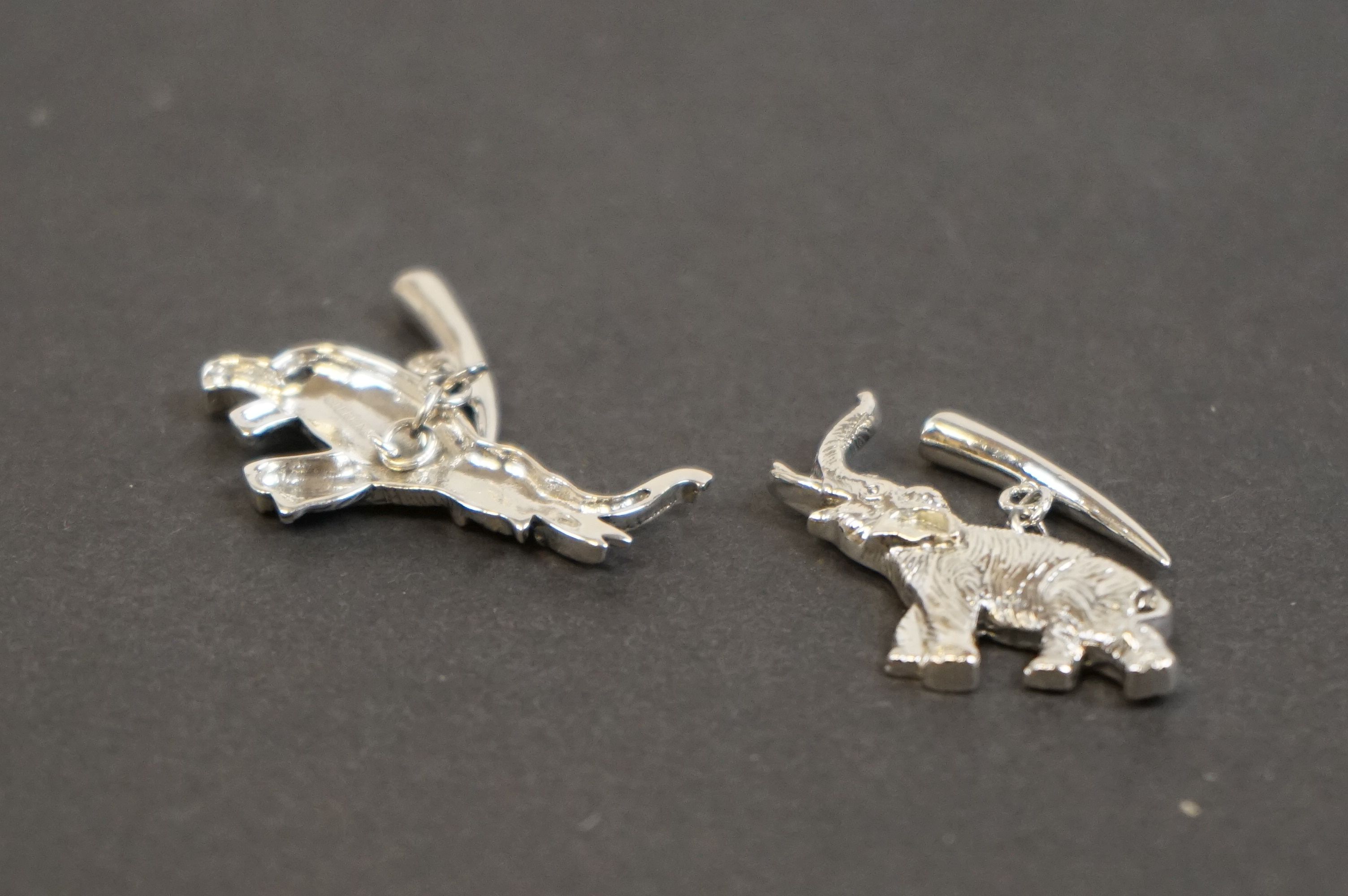 Pair of silver elephant cufflinks - Image 3 of 3