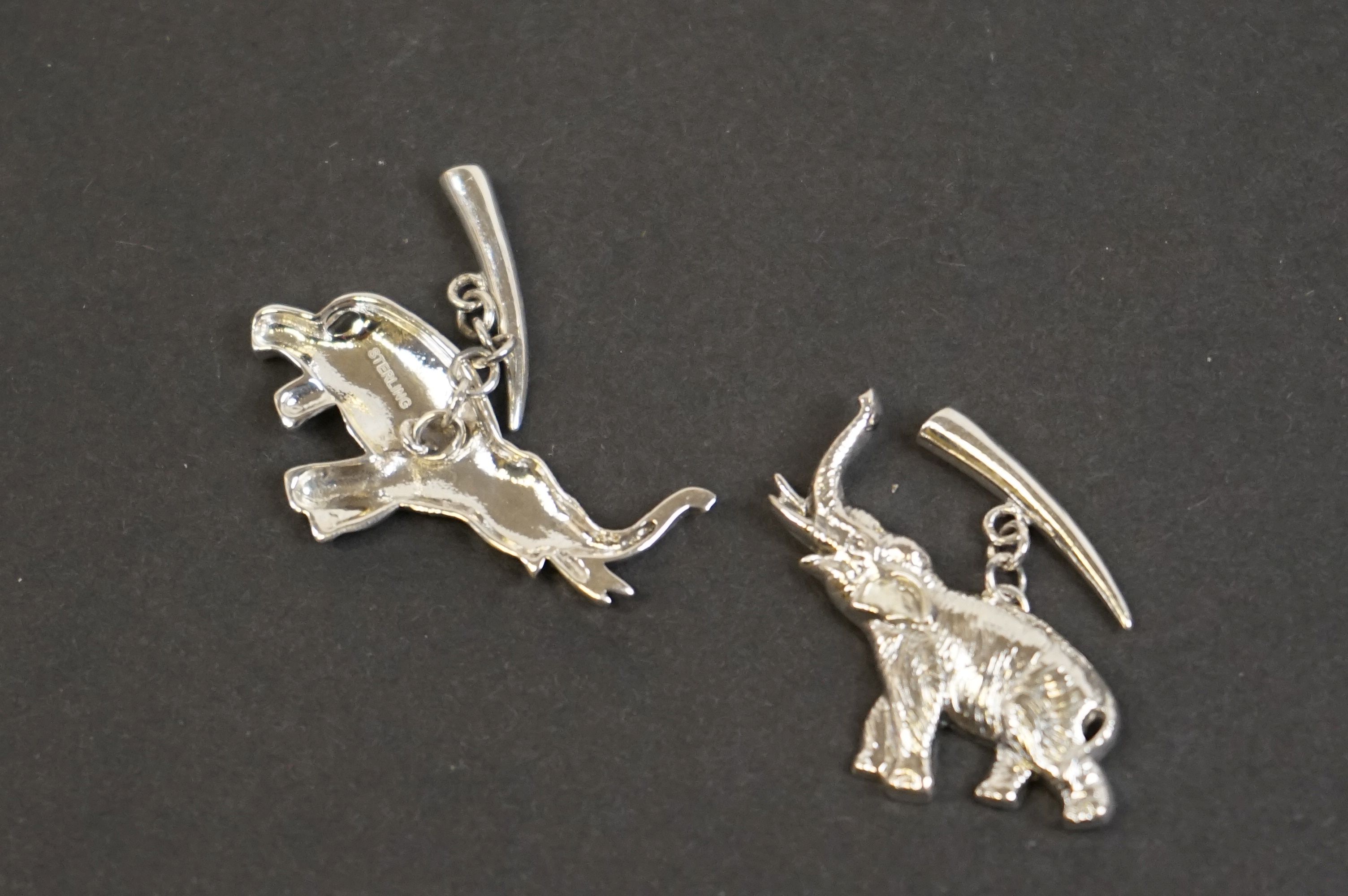 Pair of silver elephant cufflinks - Image 2 of 3
