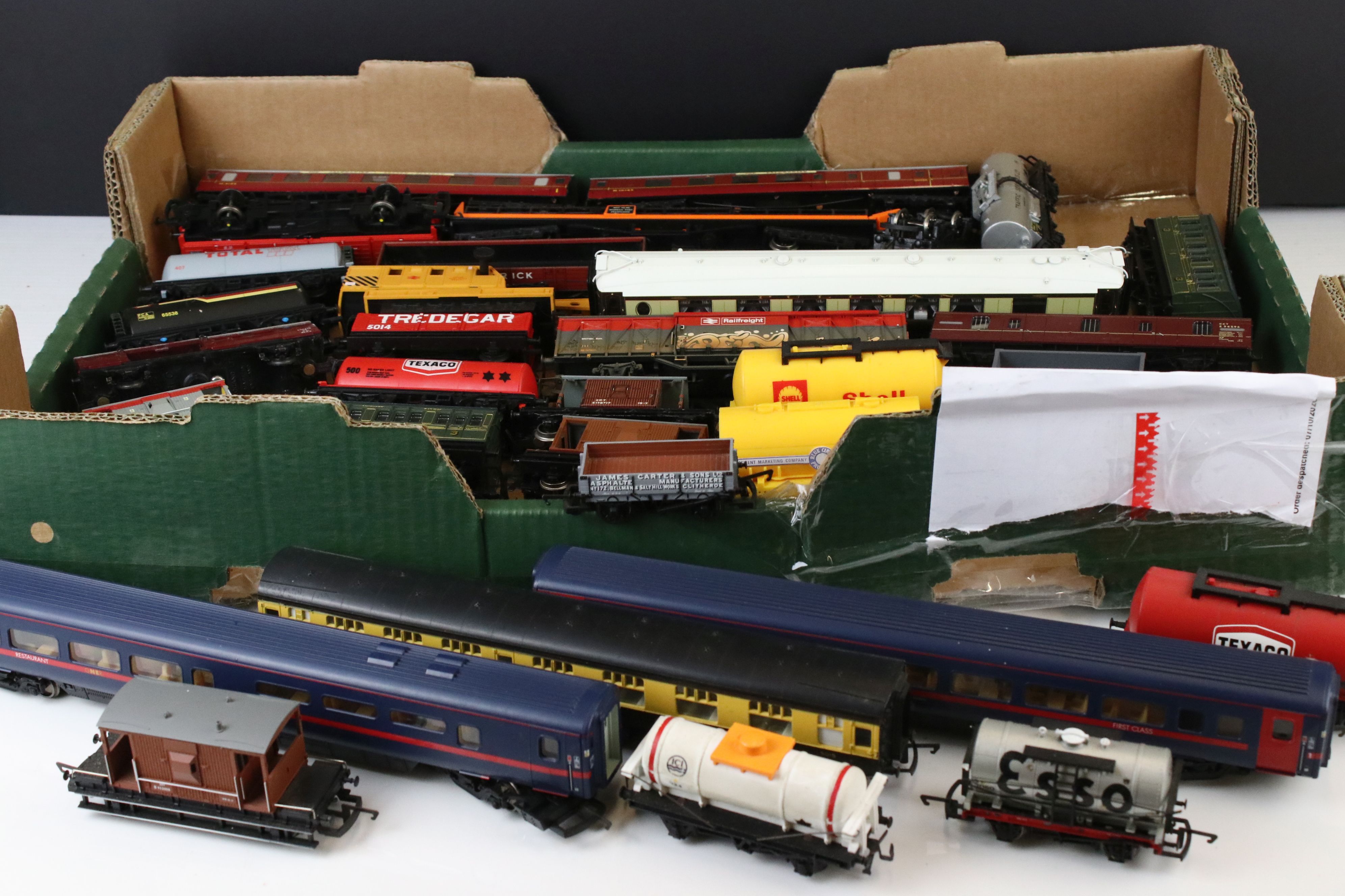 35 Hornby OO gauge items of rolling stock in vg condition to include crane, coaches and wagons