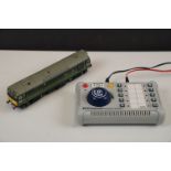 Bachmann OO gauge DCC Fitted D5233 BR locomotive plus a Bachmann EX Command Centre (2)