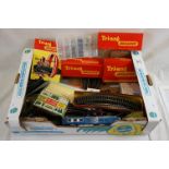 Quantity of OO gauge model railway to include 4 x locomotives featuring Triang R252, boxed Triang