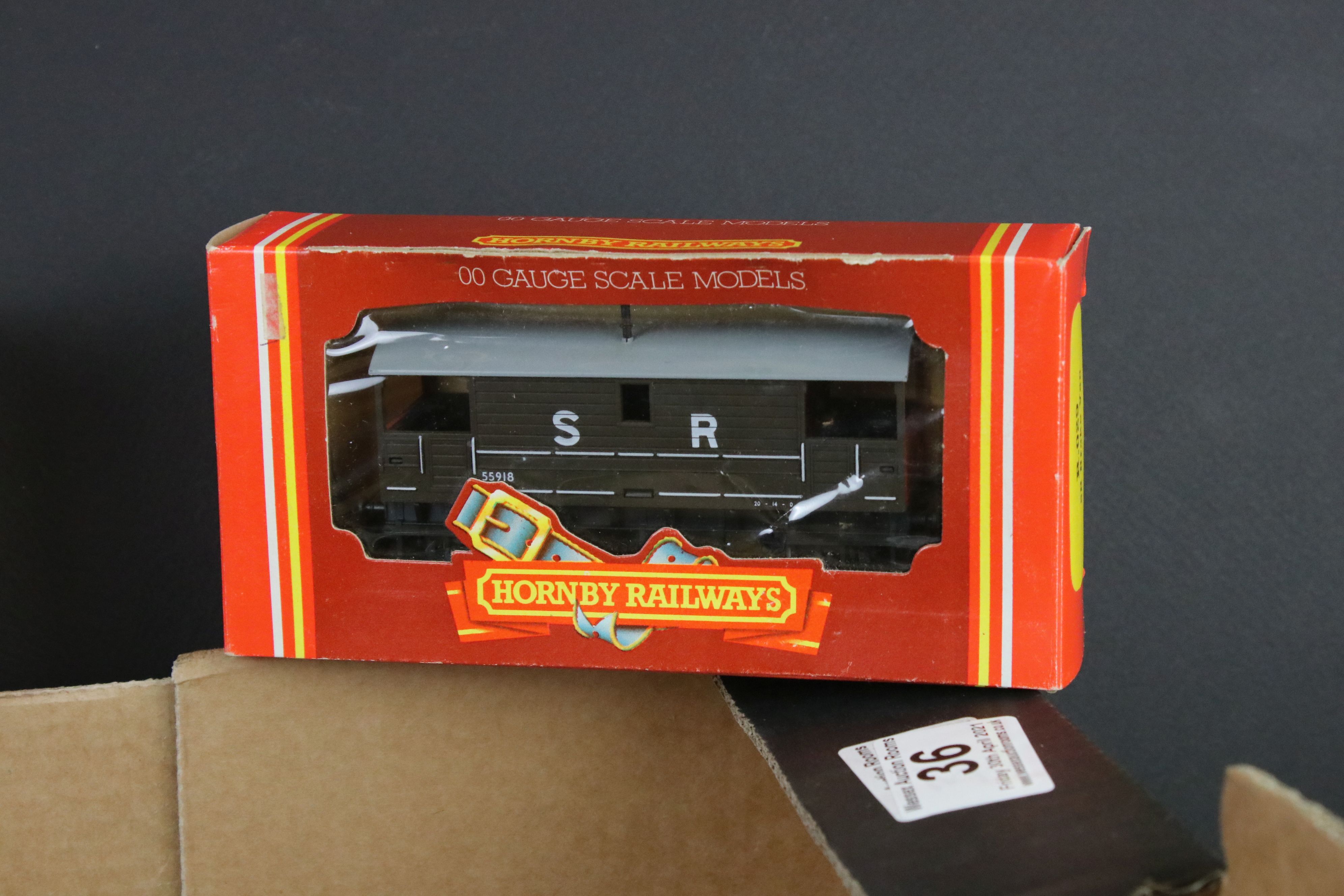 19 OO gauge items of rolling stock to include 3 x boxed Hornby examples (R427, R001 & R029) plus a - Image 6 of 7