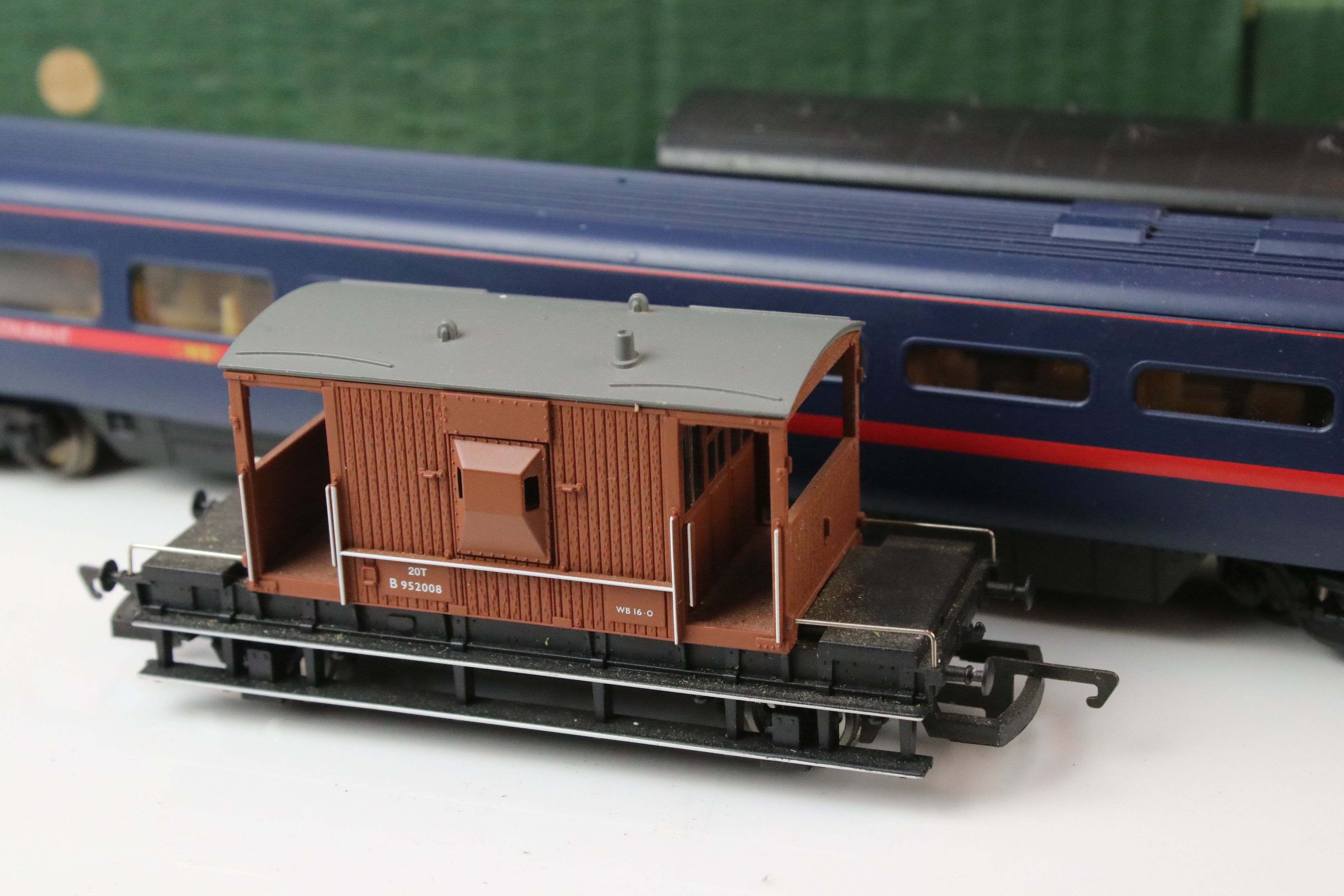 35 Hornby OO gauge items of rolling stock in vg condition to include crane, coaches and wagons - Image 3 of 7