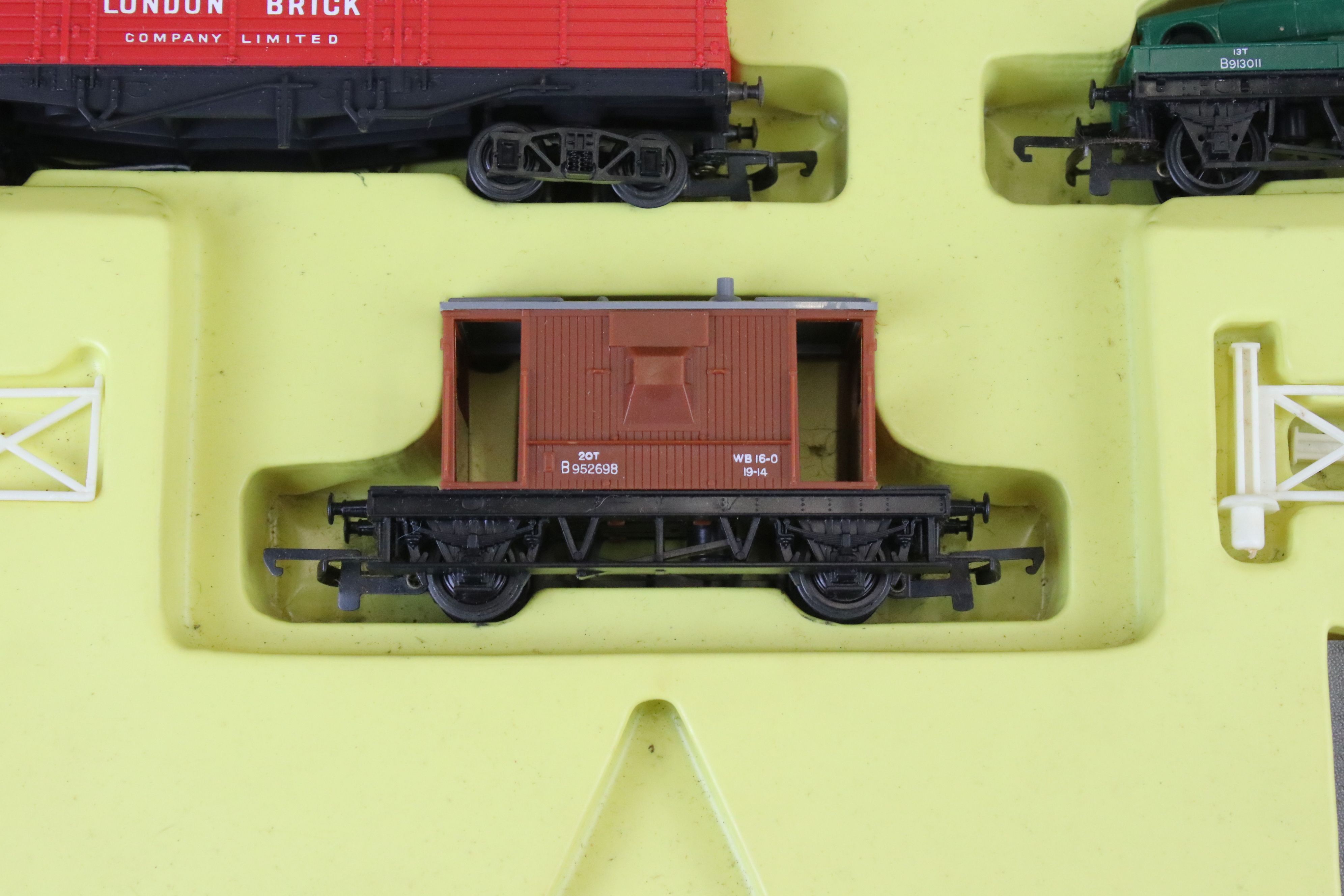 Three boxed Triang Hornby OO gauge train sets to include The Blue Pullman, RS607 Local Passenger Set - Image 7 of 12