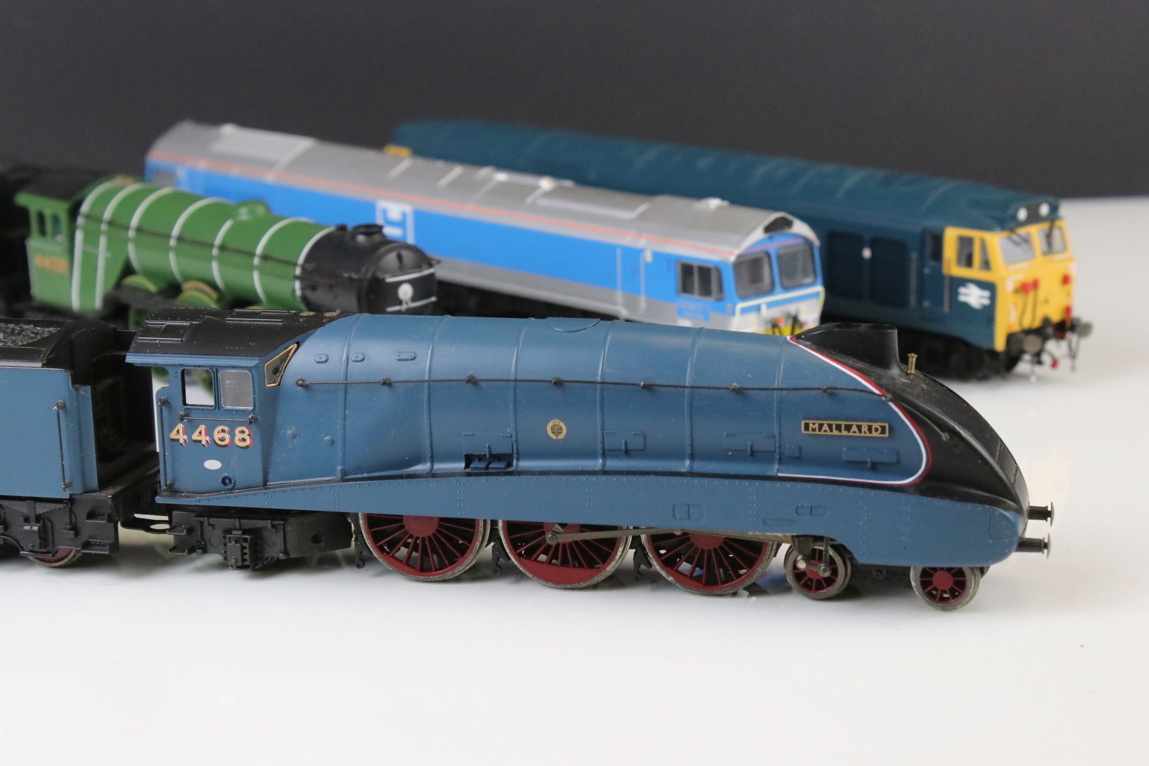 Four OO gauge locomotives to include 3 x Hornby (Flying Scotsman, Yeoman Kenneth J Painter & - Image 2 of 14