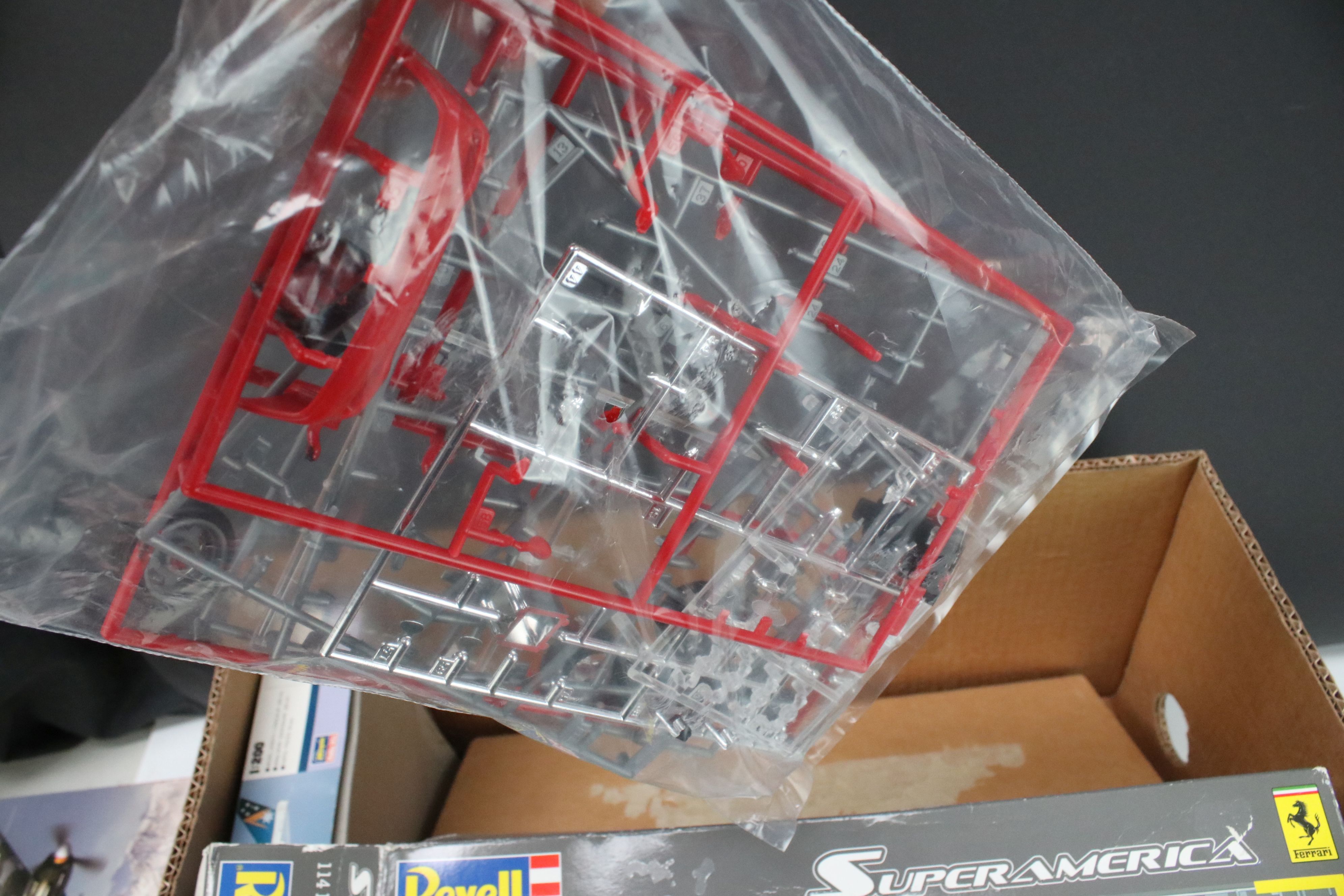 Model Kits - Around 30 boxed plastic model kits and figure sets to include Tamiya, Airfix, Hasegawa, - Image 27 of 30