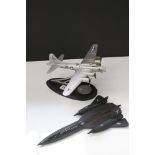 Unboxed Franklin Mint 1:72 scale limited edition diecast SR-71 Blackbird, together with unboxed