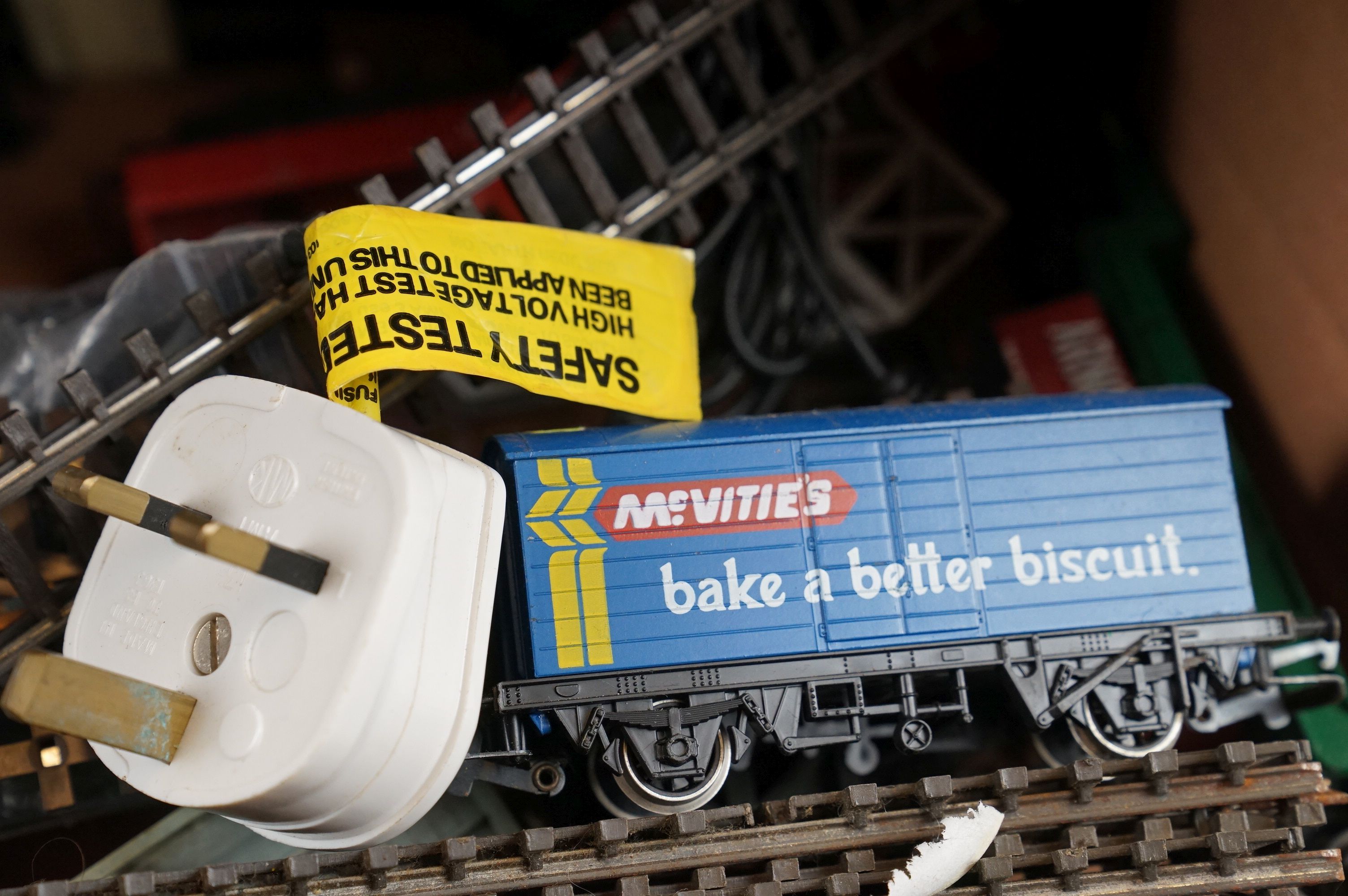 Group of OO gauge model railway to include 23 x items of rolling stock including Triang, Hornby, - Image 8 of 8