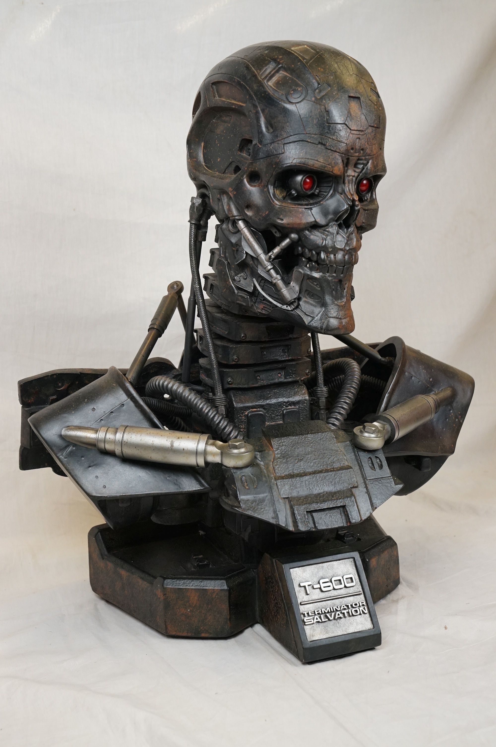 Sideshow Collectables Terminator Salvation T-600 life-size bust, untested (43cm x 57cm x 68cm) - Image 2 of 11