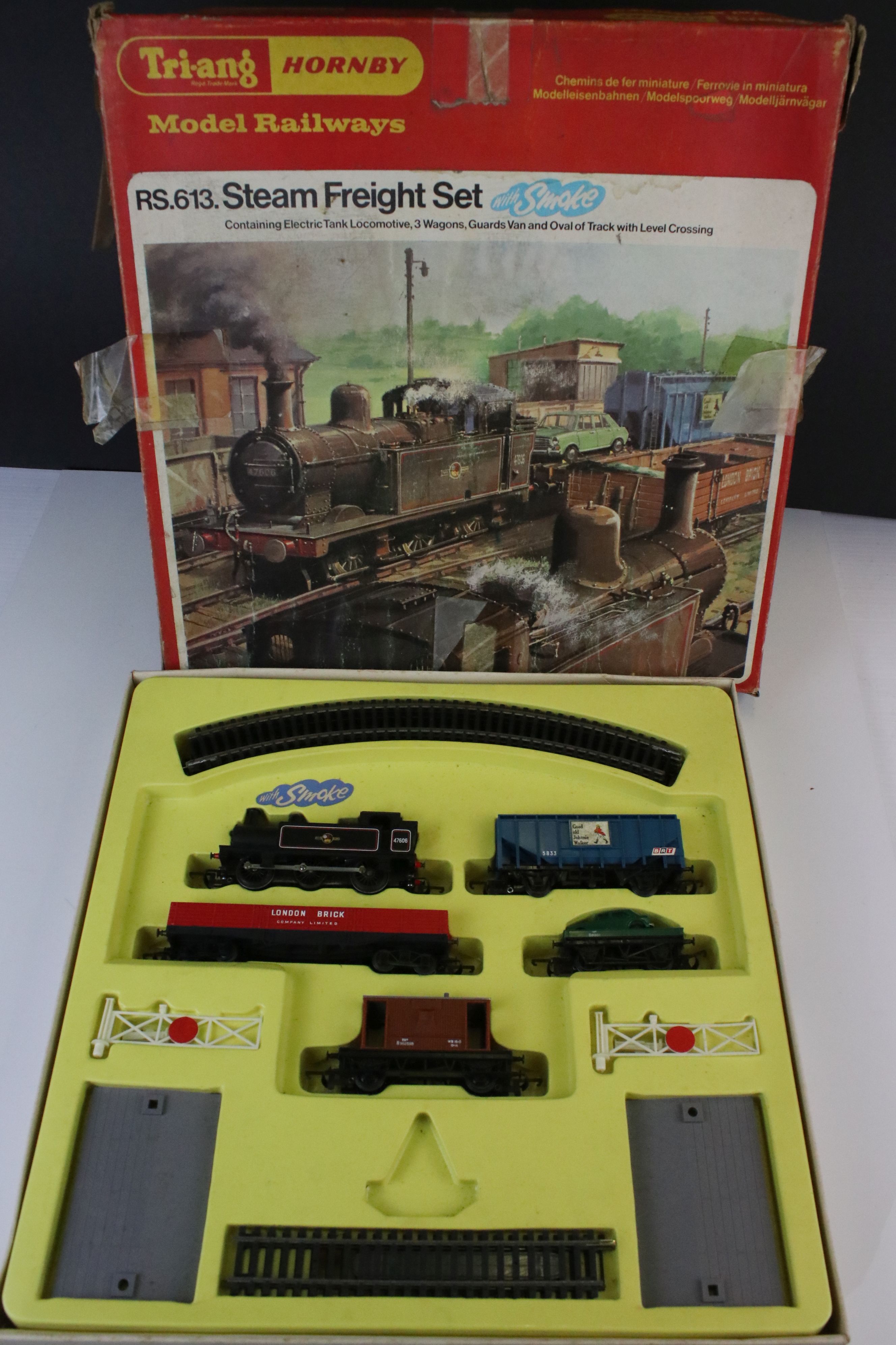 Three boxed Triang Hornby OO gauge train sets to include The Blue Pullman, RS607 Local Passenger Set - Image 4 of 12