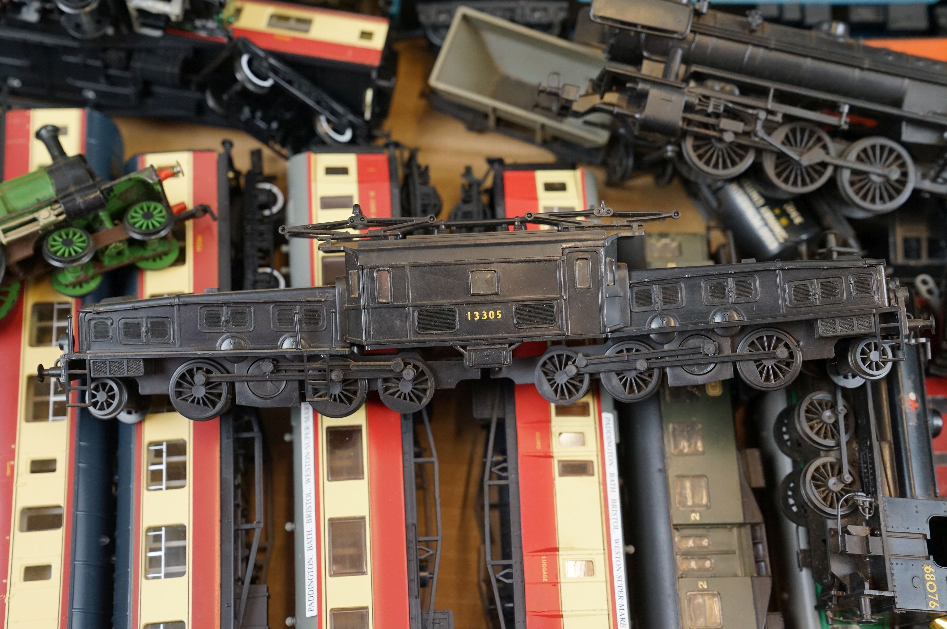 16 OO gauge items of rolling stock to include Hornby and Kitmaster plus a group of plastic kit - Image 4 of 9