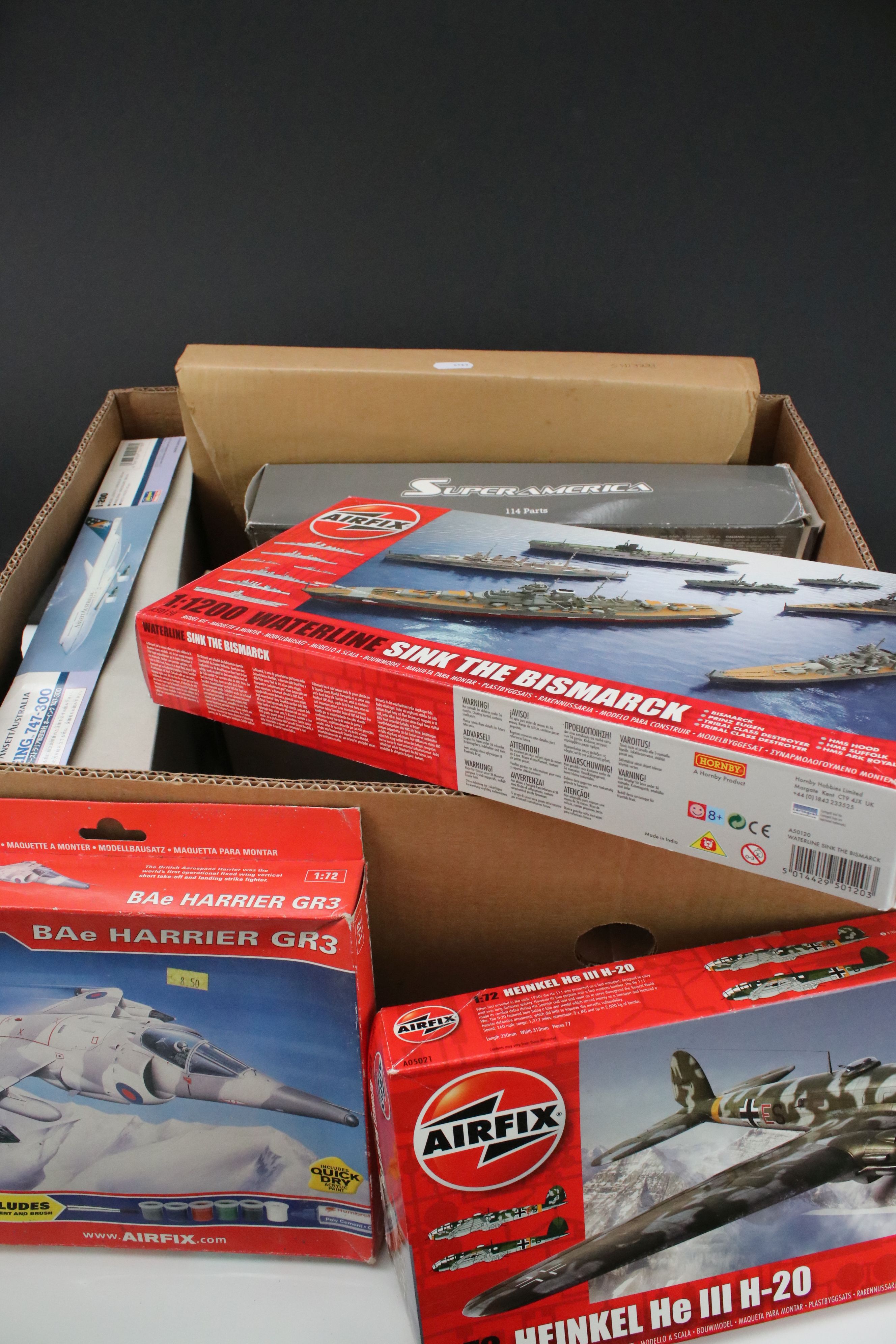 Model Kits - Around 30 boxed plastic model kits and figure sets to include Tamiya, Airfix, Hasegawa, - Image 23 of 30