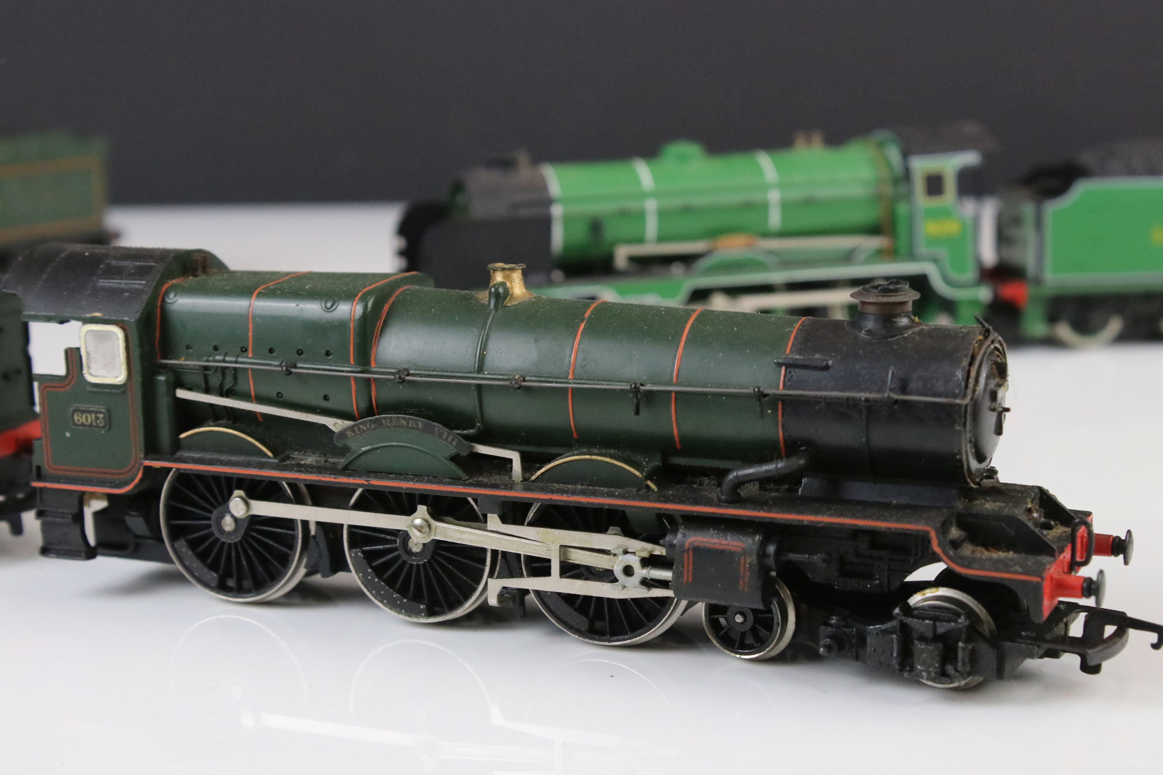 Five OO gauge locomotives with tenders (some unrelated) to include Hornby Stowe 4-4-0, Hornby King - Image 6 of 10