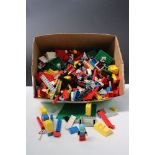 Lego - Quantity of circa 1980s Lego bricks and accessories