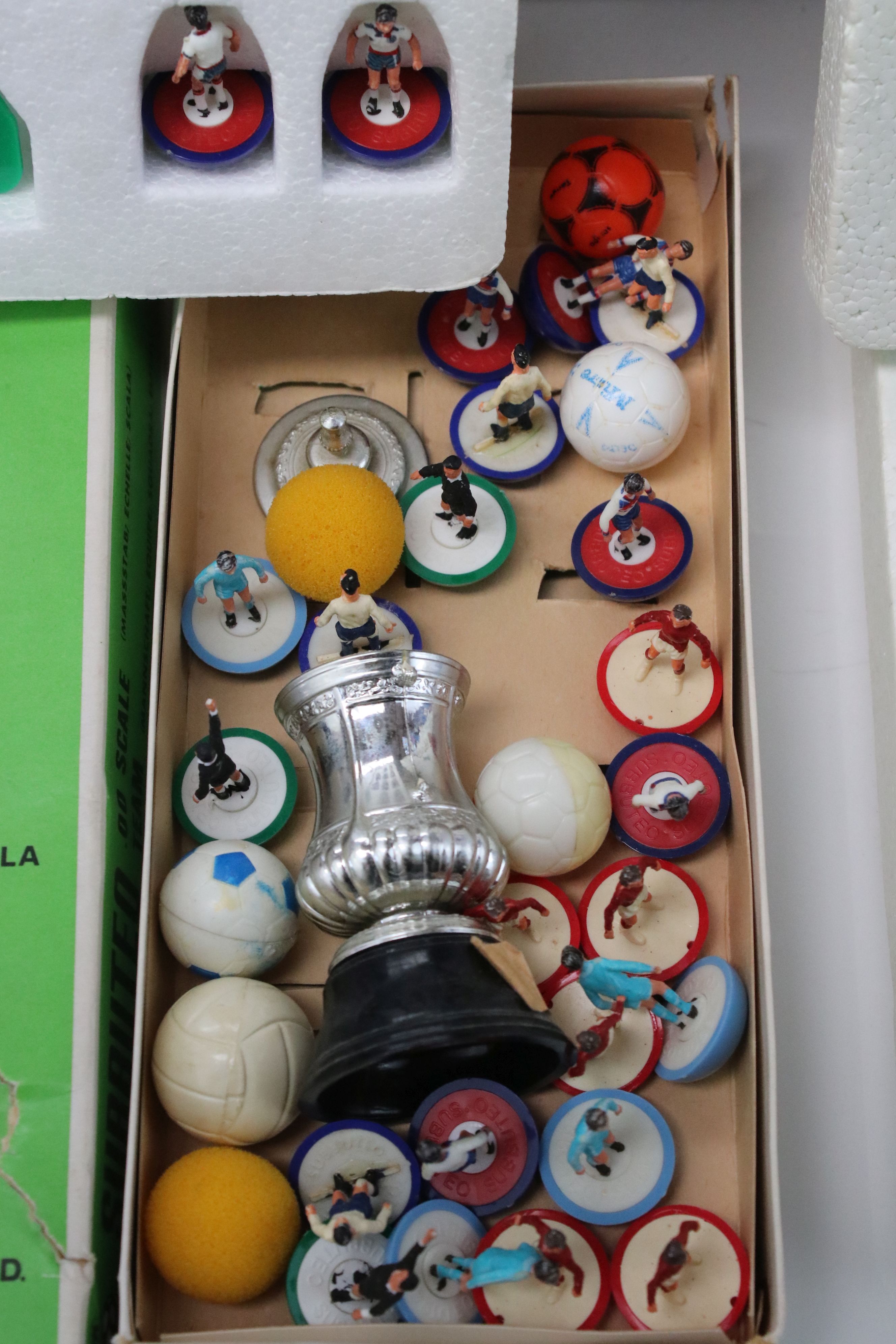 Subbuteo selection - 15 LW teams (some incomplete) to include Argentina, Brazil, Celtic, Arsenal - Image 5 of 13