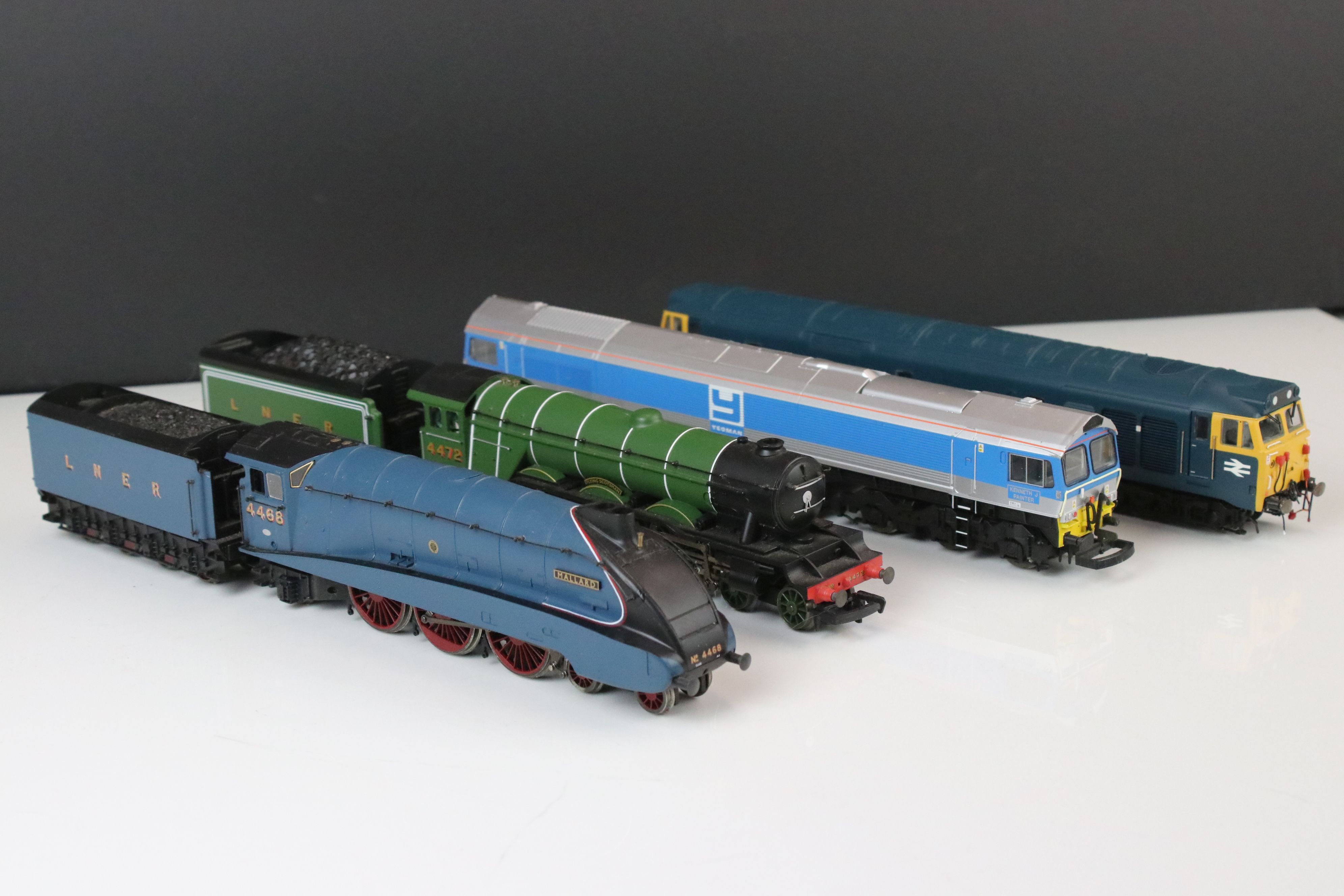 Four OO gauge locomotives to include 3 x Hornby (Flying Scotsman, Yeoman Kenneth J Painter &