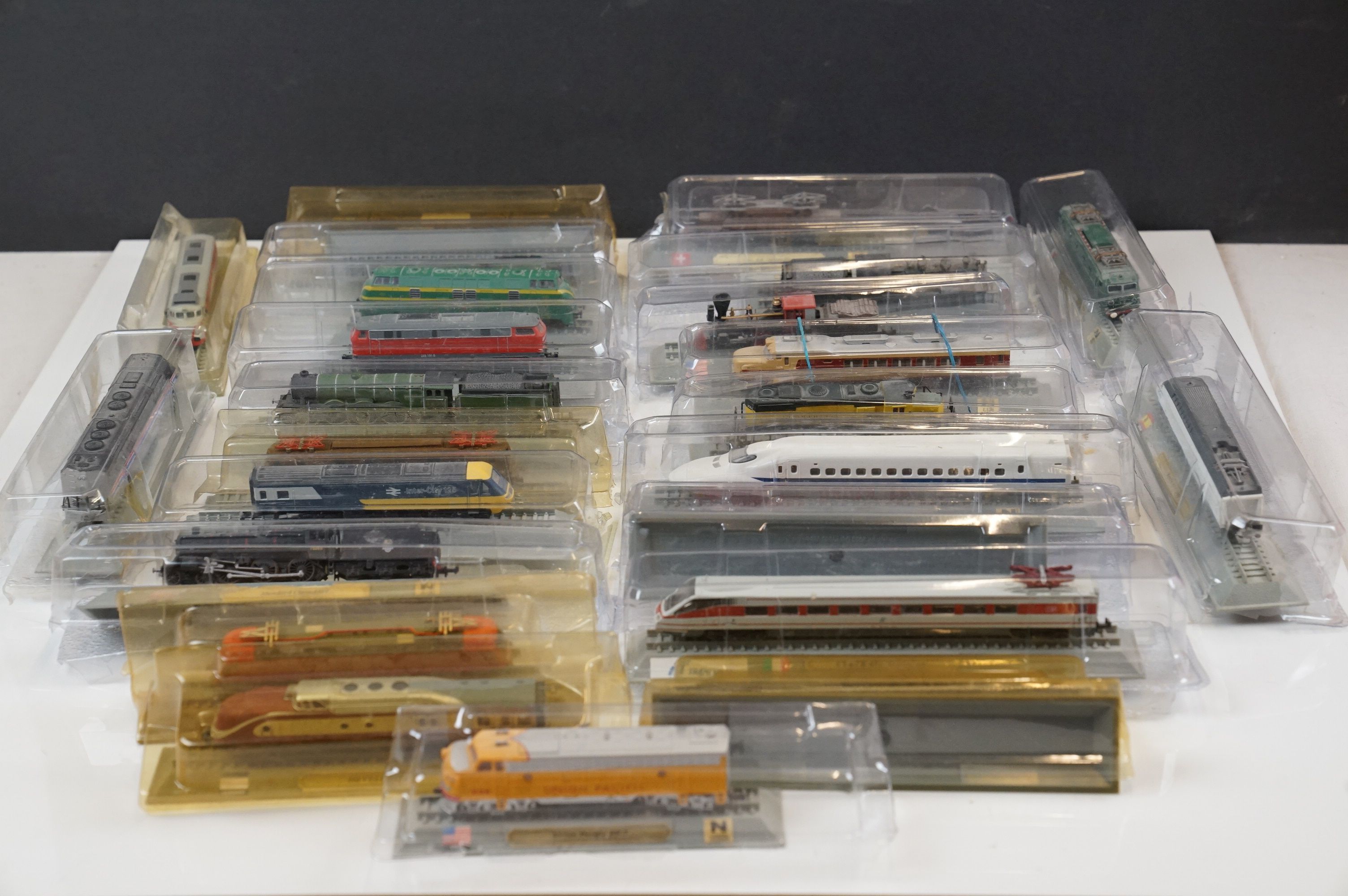 23 Boxed Del Prado model locomotives on stands