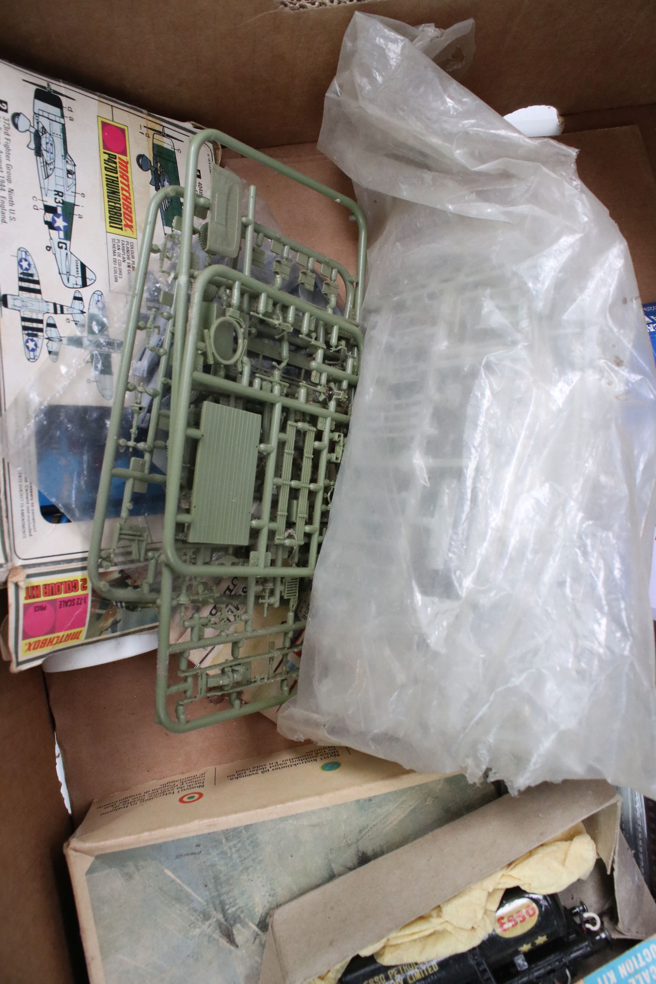 Model Kits - Around 30 boxed plastic model kits and figure sets to include Tamiya, Airfix, Hasegawa, - Image 12 of 30