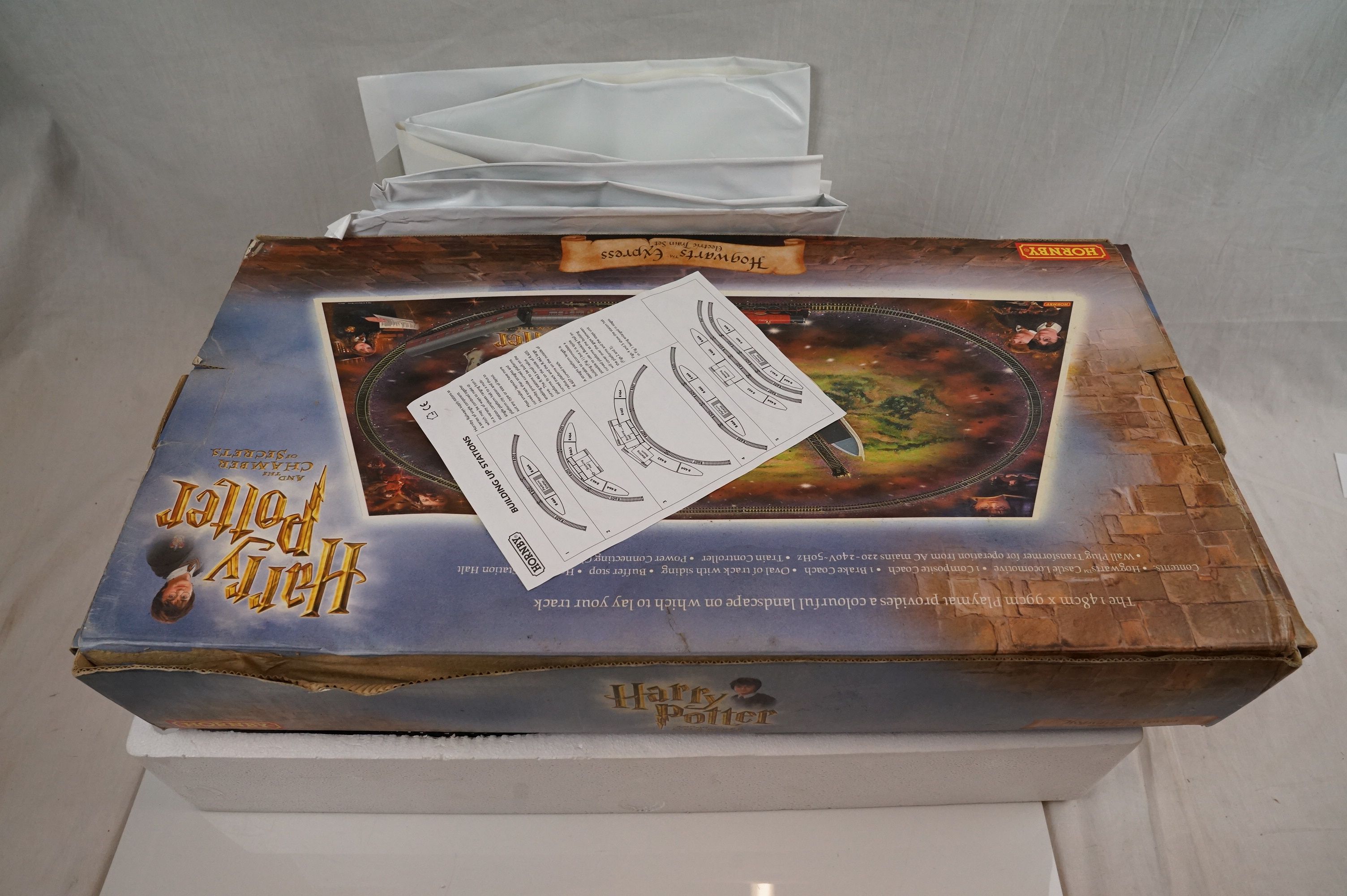 Boxed Hornby Harry Potter and the Chamber of Secrets R1033 Hogwarts Express electric train set - Image 8 of 9